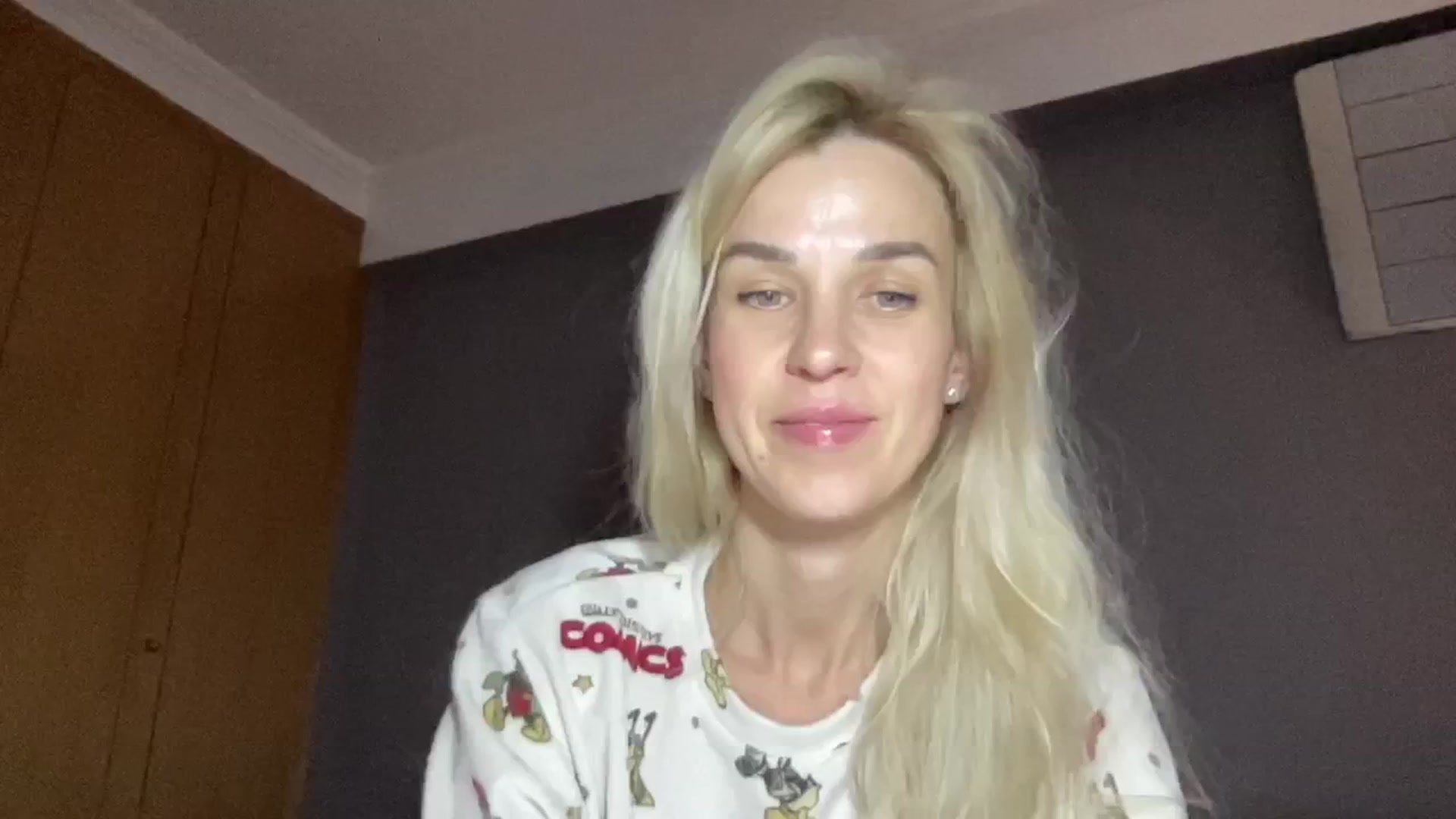 Gallery image thumbnail from Pulyaua's myfreecams stream on, 12/31/2024, 02:13 image 10 of 20