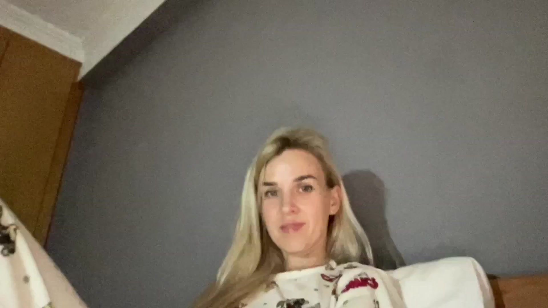 Gallery image thumbnail from Pulyaua's myfreecams stream on, 12/31/2024, 02:13 image 2 of 20