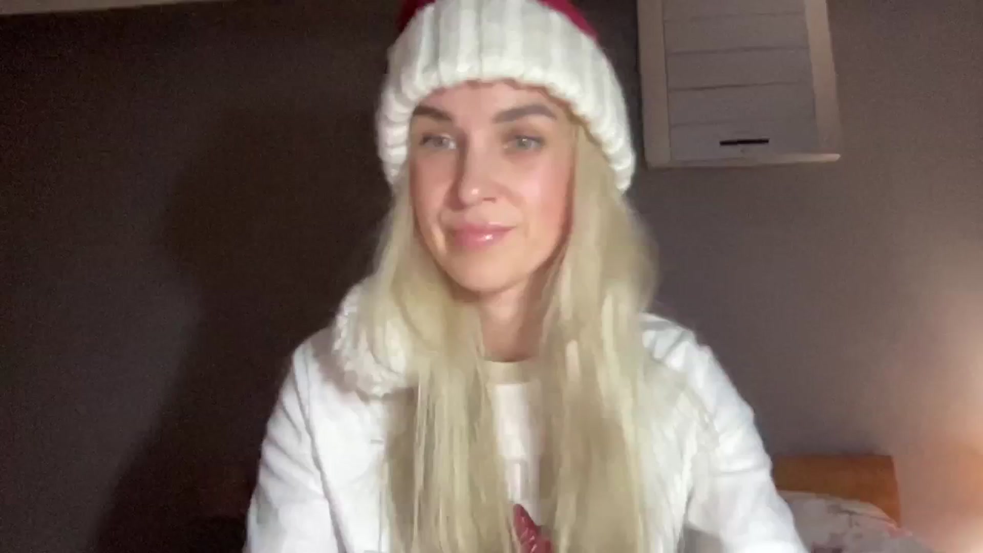 Gallery image thumbnail from Pulyaua's myfreecams stream on, 01/03/2025, 19:07 image 15 of 20