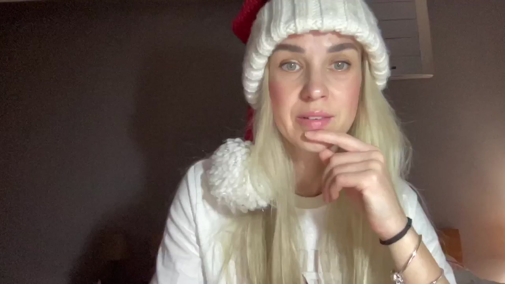 Gallery image thumbnail from Pulyaua's myfreecams stream on, 01/03/2025, 19:07 image 2 of 20