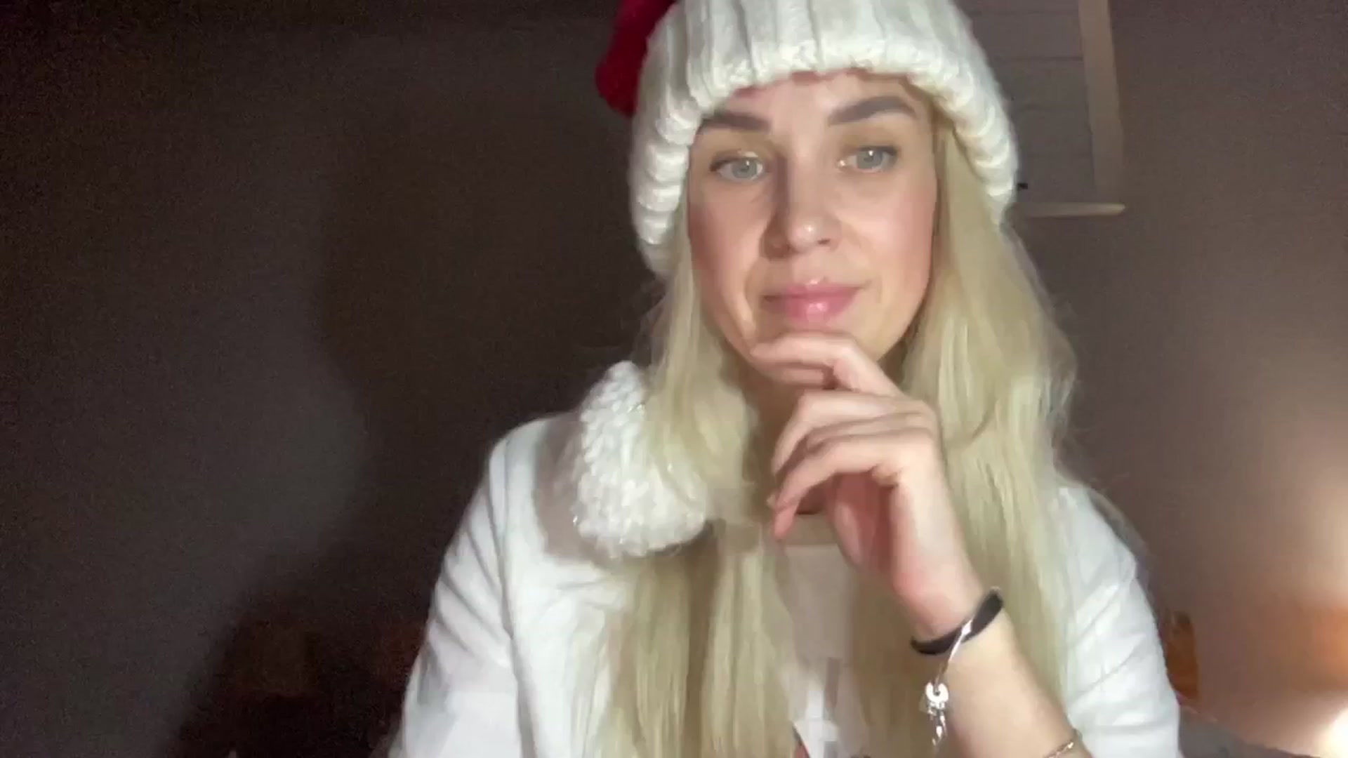 Gallery image thumbnail from Pulyaua's myfreecams stream on, 01/03/2025, 19:07 image 7 of 20