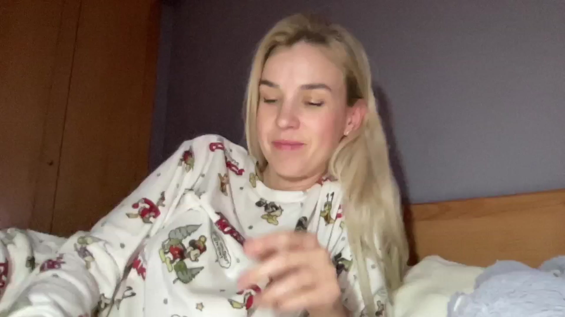 Gallery image thumbnail from Pulyaua's myfreecams stream on, 01/08/2025, 14:29 image 3 of 20