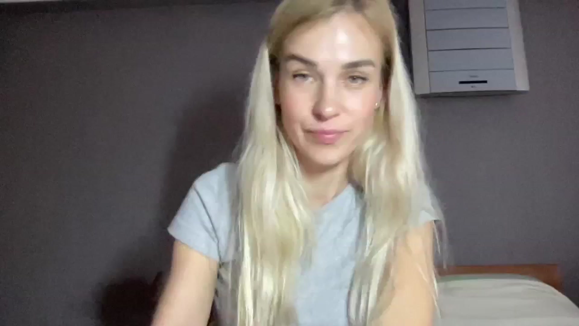 Gallery image thumbnail from Pulyaua's myfreecams stream on, 01/20/2025, 14:52 image 14 of 20