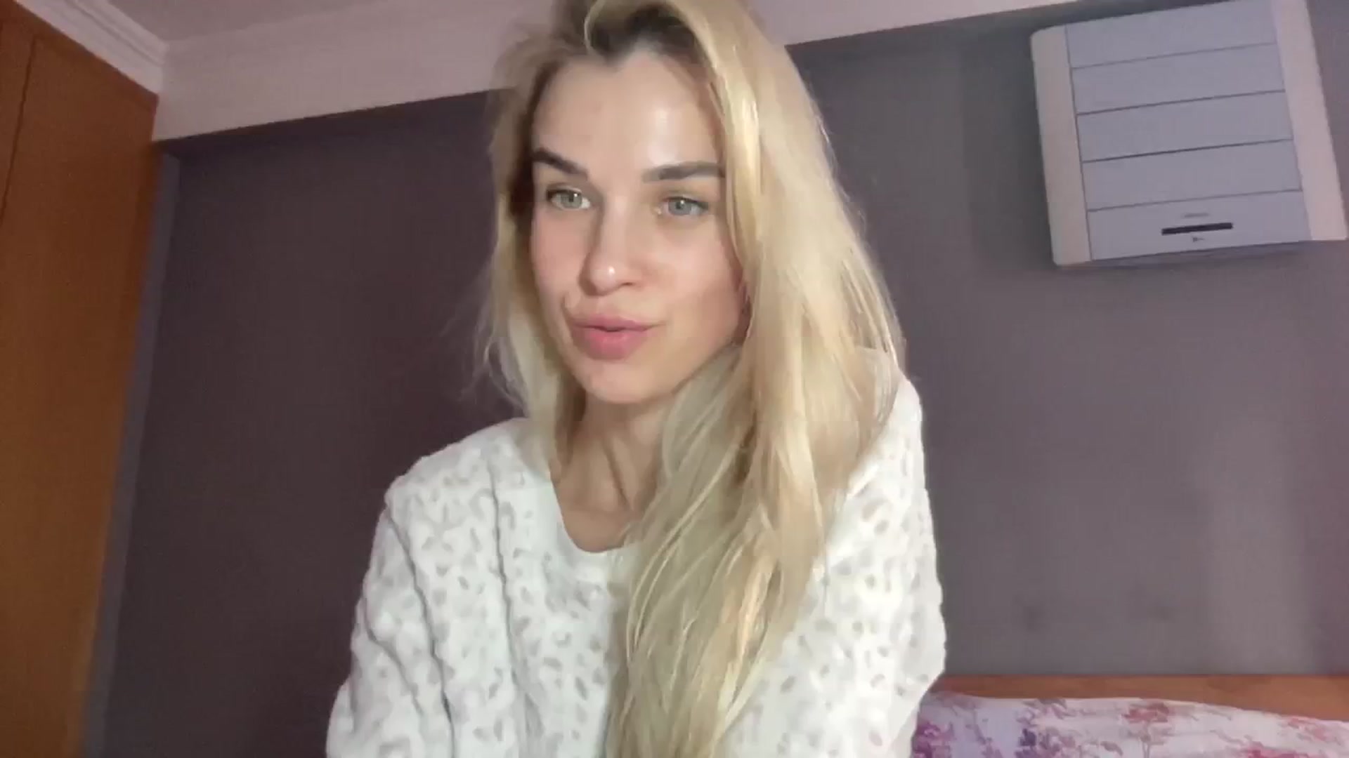 Gallery image thumbnail from Pulyaua's myfreecams stream on, 01/31/2025, 14:52 image 17 of 20