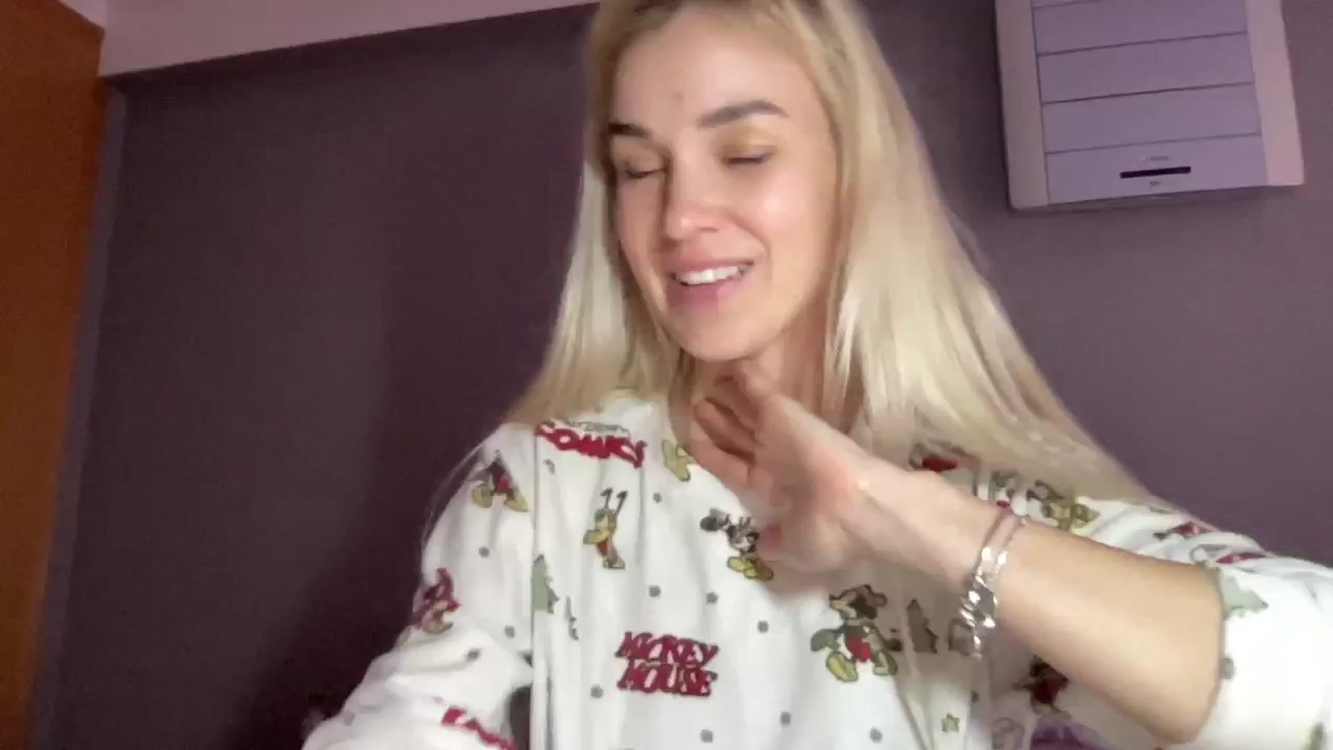Gallery image thumbnail from Pulyaua's myfreecams stream on, 02/10/2025, 15:06 image 8 of 20