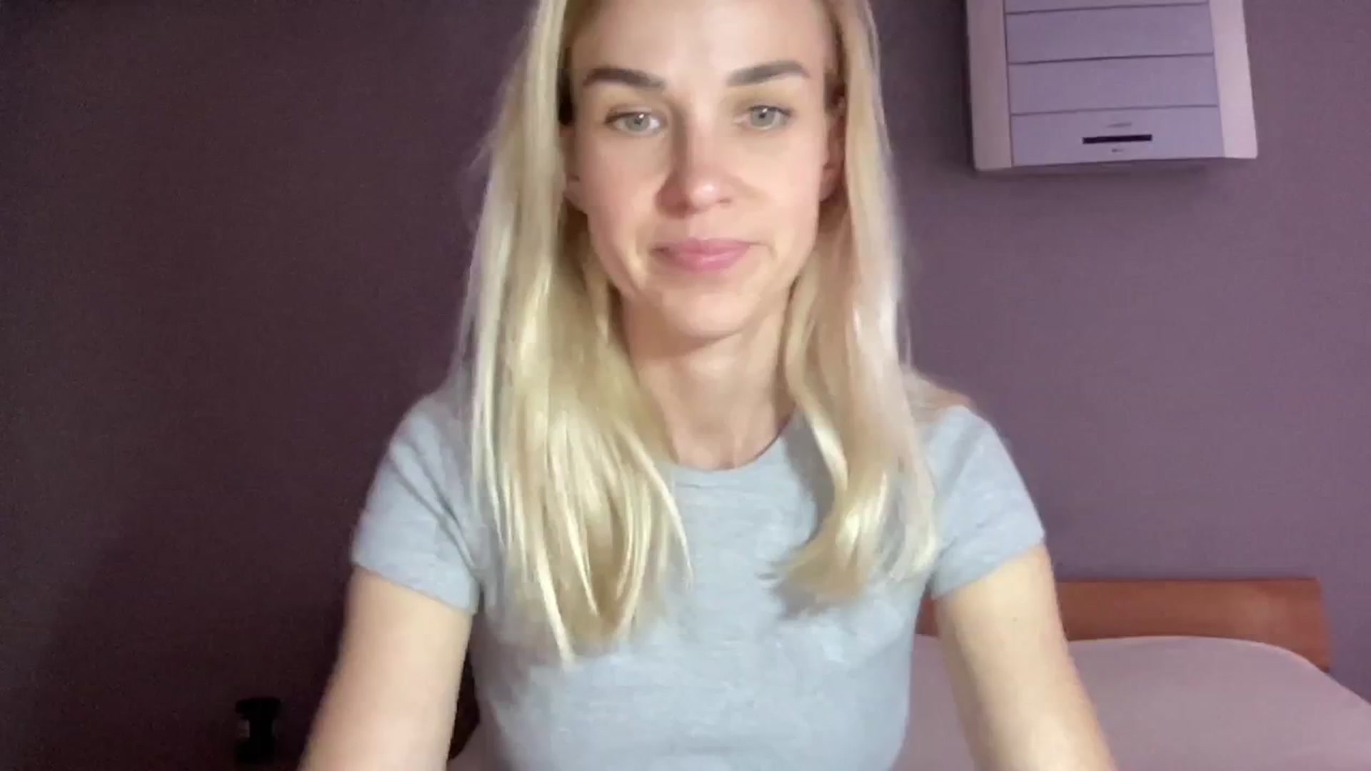 Gallery image thumbnail from Pulyaua's myfreecams stream on, 04/21/2025, 14:02 image 11 of 20