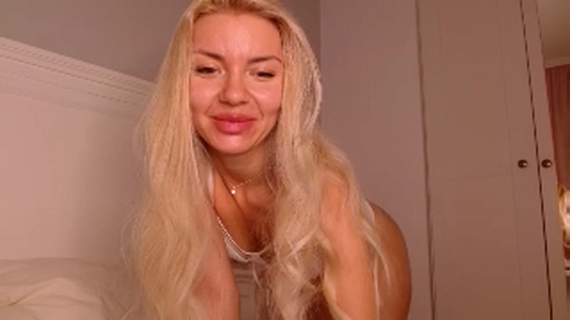 Gallery image thumbnail from Pumpingirl's myfreecams stream on, 08/18/2025, 19:13 image 6 of 20