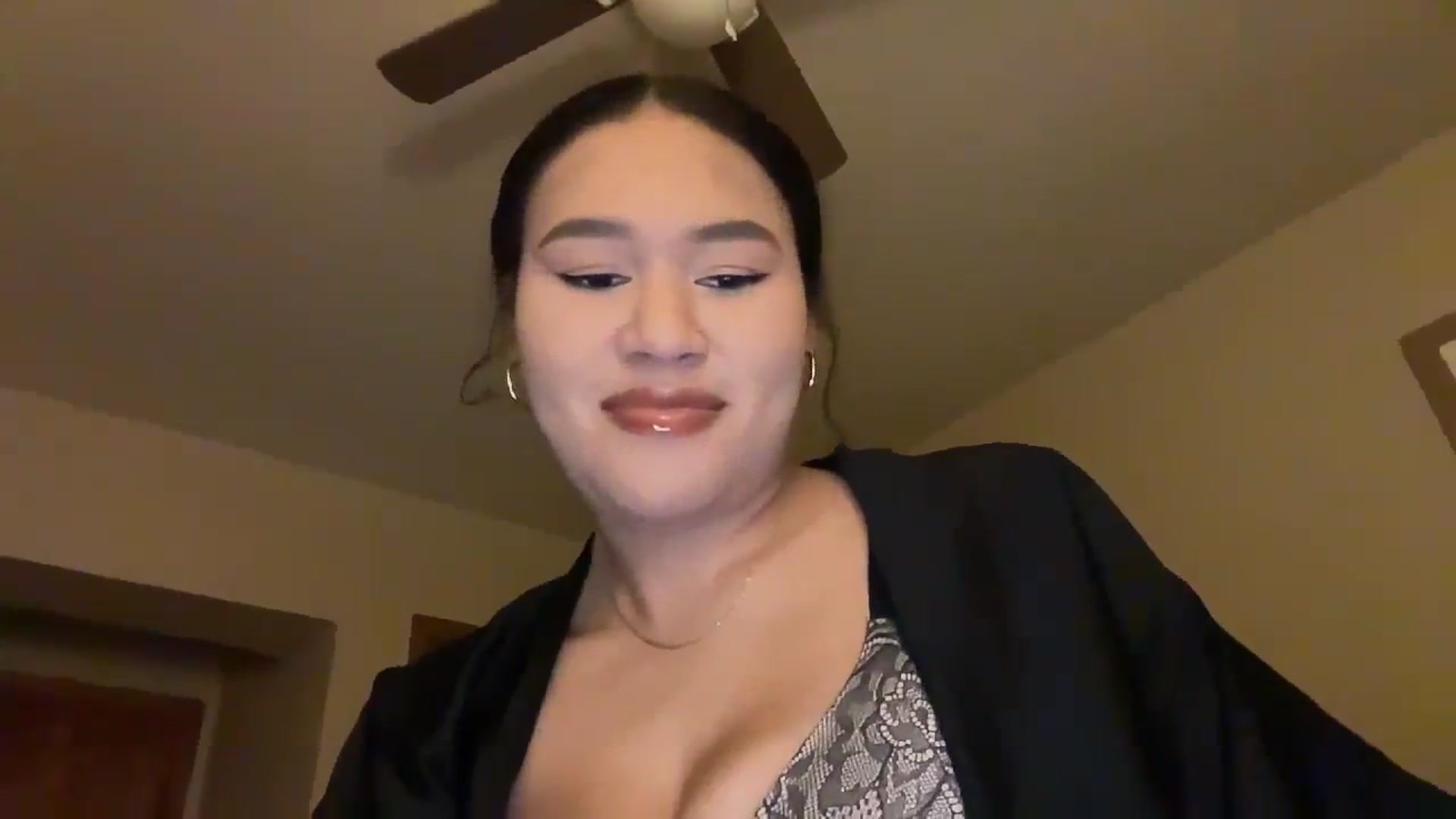 Gallery image thumbnail from Pumpk1nSpice's myfreecams stream on, 12/29/2023, 03:17 image 11 of 20