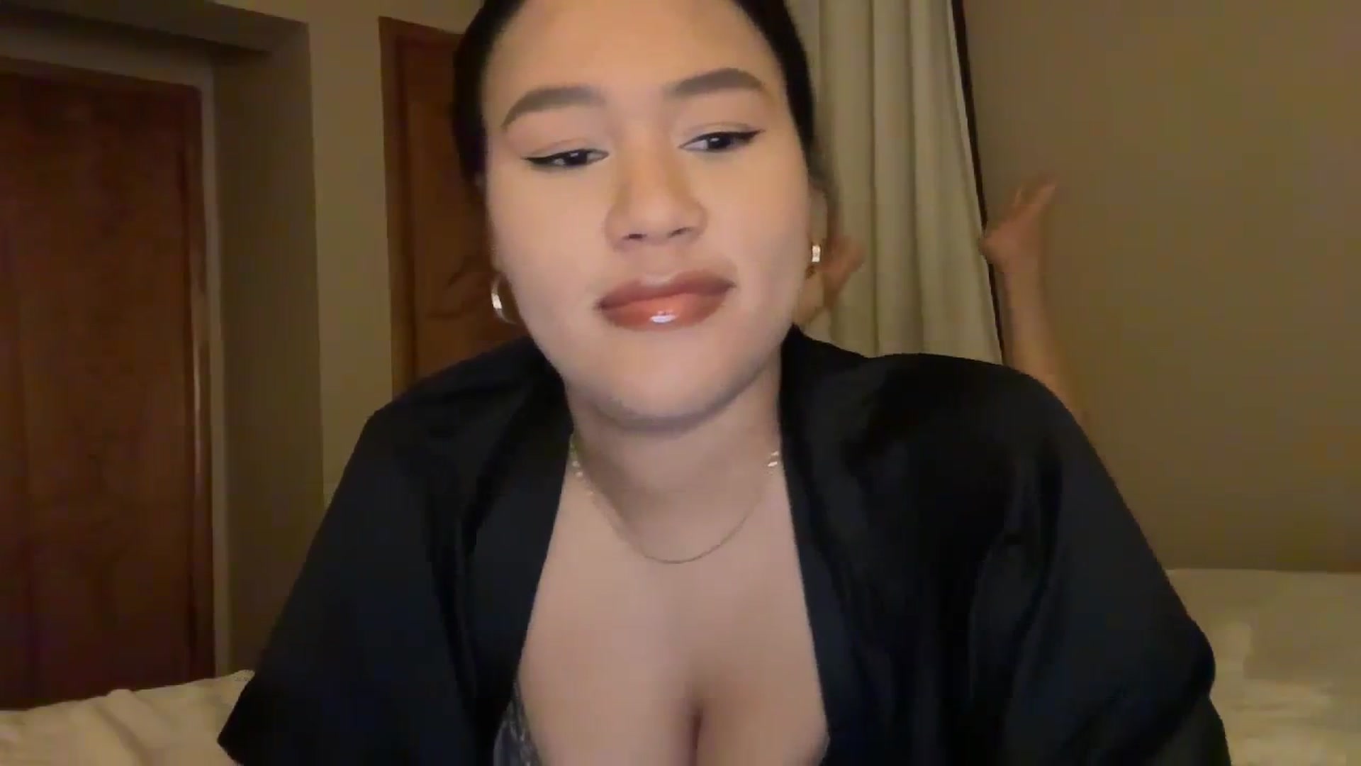 Gallery image thumbnail from Pumpk1nSpice's myfreecams stream on, 12/29/2023, 03:17 image 6 of 20