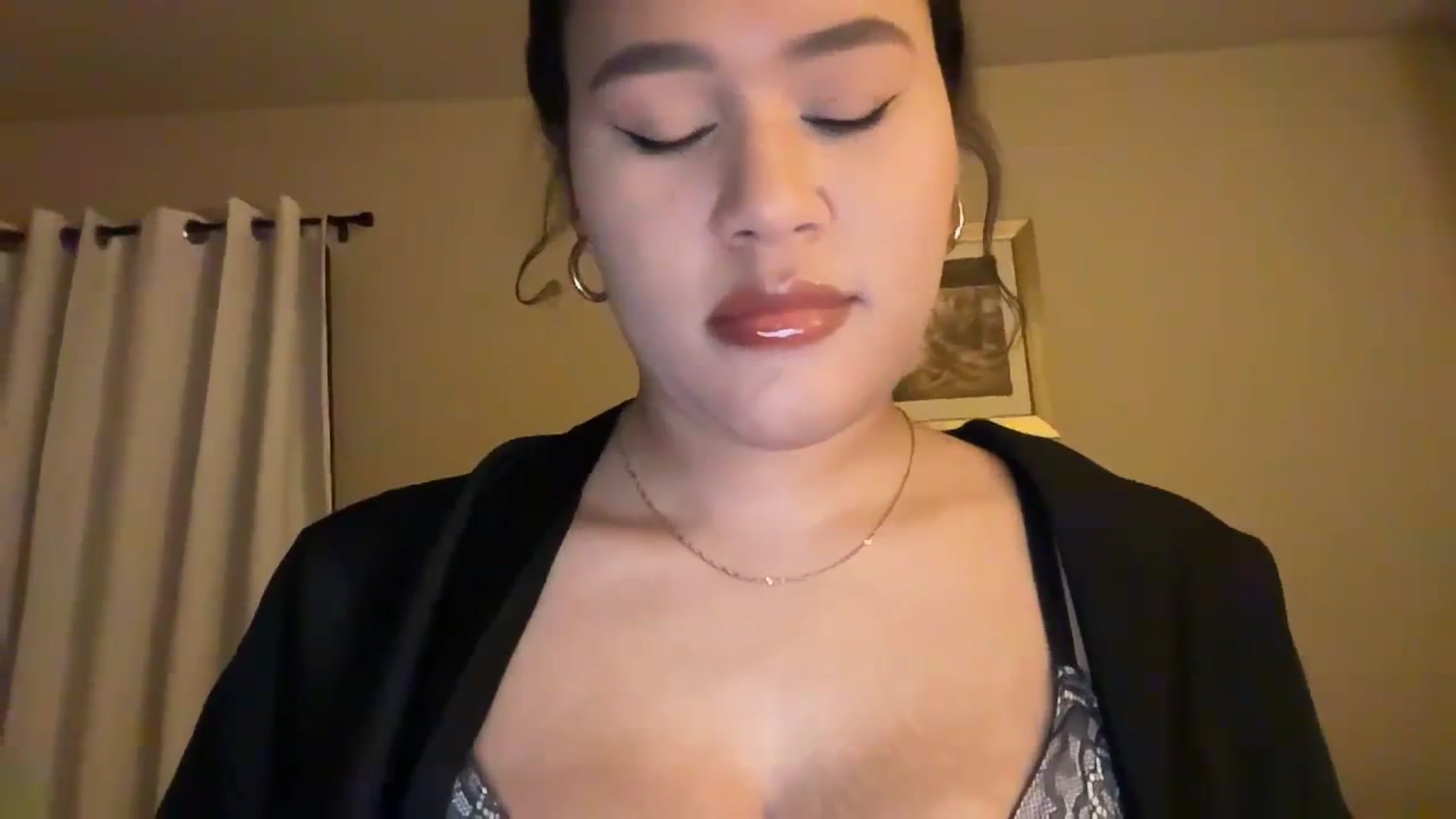 Gallery image thumbnail from Pumpk1nSpice's myfreecams stream on, 12/29/2023, 03:17 image 13 of 20
