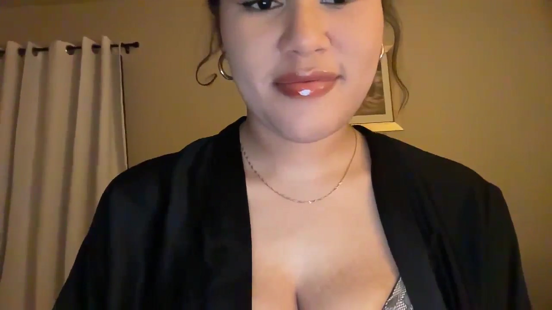 Gallery image thumbnail from Pumpk1nSpice's myfreecams stream on, 12/29/2023, 03:17 image 16 of 20