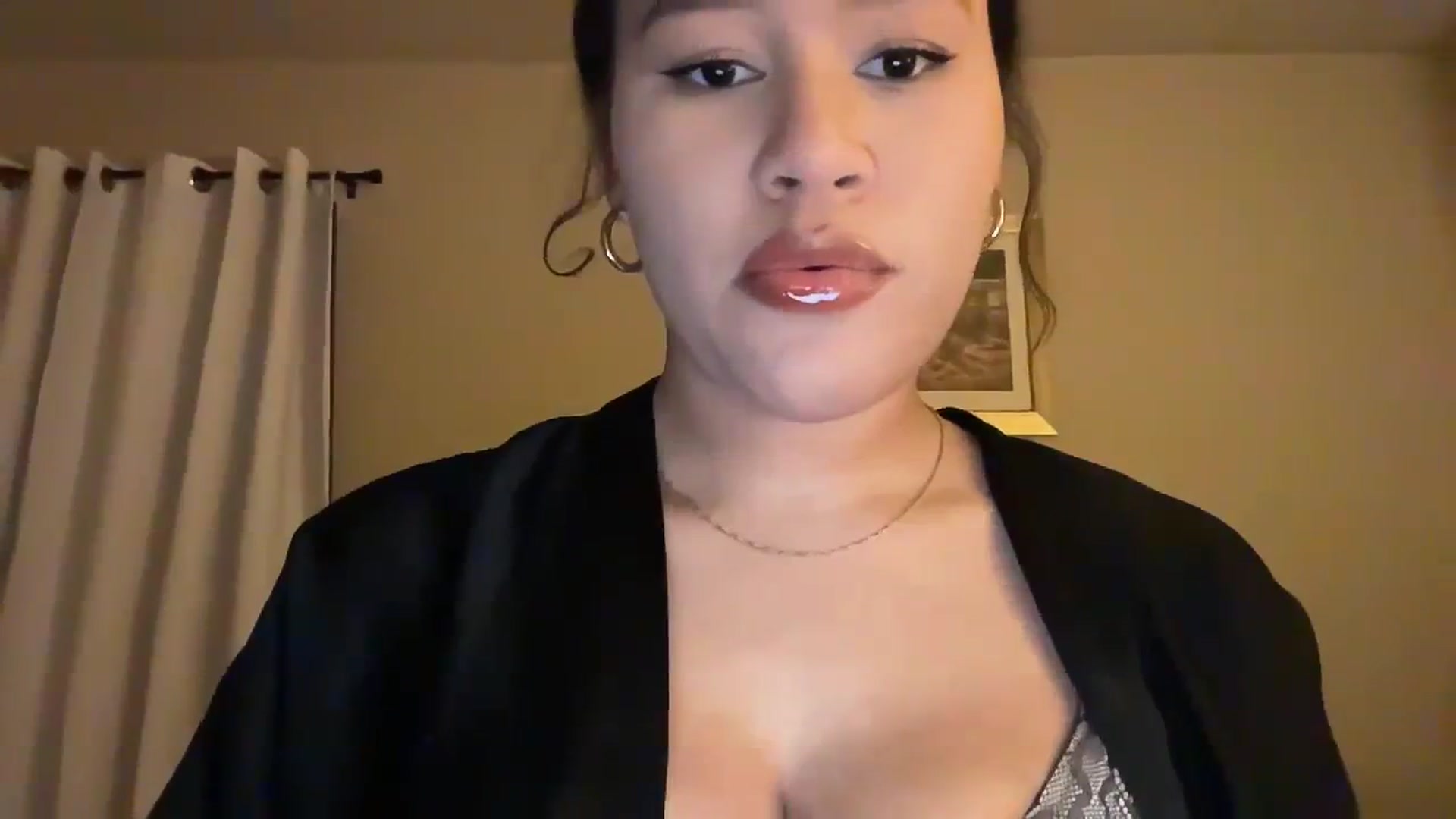 Gallery image thumbnail from Pumpk1nSpice's myfreecams stream on, 12/29/2023, 03:17 image 18 of 20