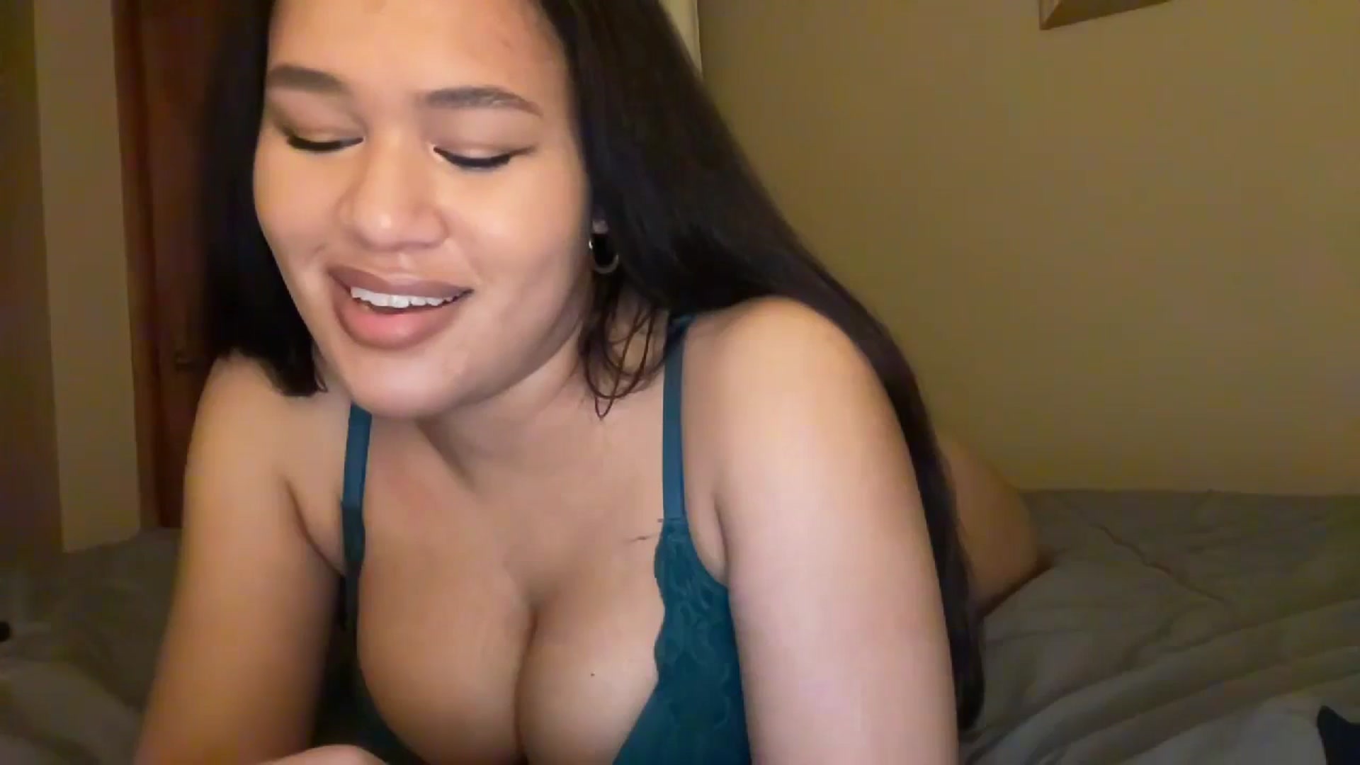 Gallery image thumbnail from Pumpk1nSpice's myfreecams stream on, 03/17/2024, 02:02 image 16 of 20