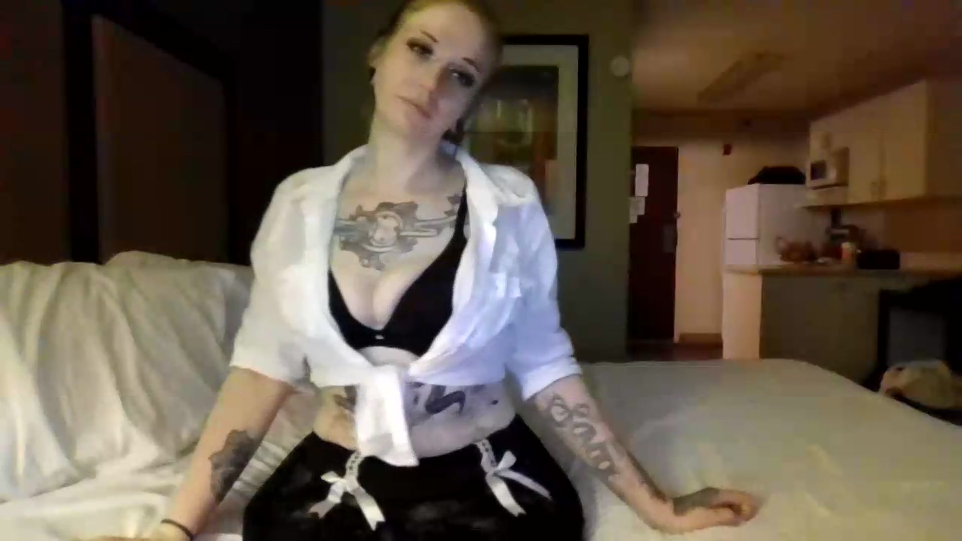 Gallery image thumbnail from PunishMe_Maxxx's myfreecams stream on, 05/26/2026, 06:16 image 2 of 20