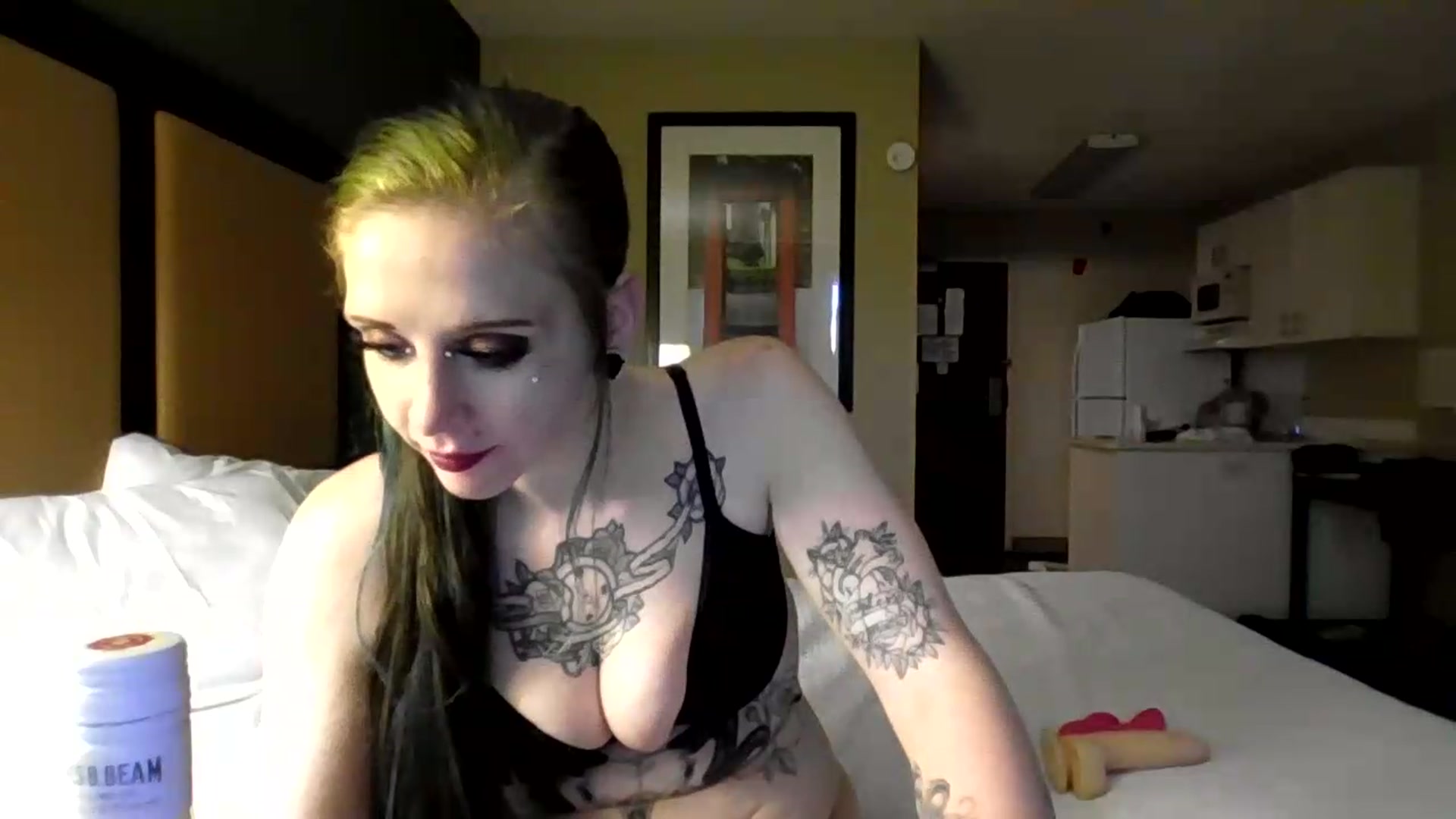 Gallery image thumbnail from PunishMe_Maxxx's myfreecams stream on, 05/28/2026, 13:50 image 19 of 20