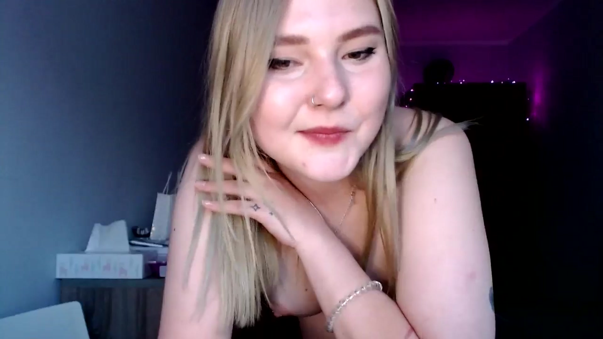 Gallery image thumbnail from Punk_Cake's myfreecams stream on, 05/17/2024, 18:41 image 16 of 20