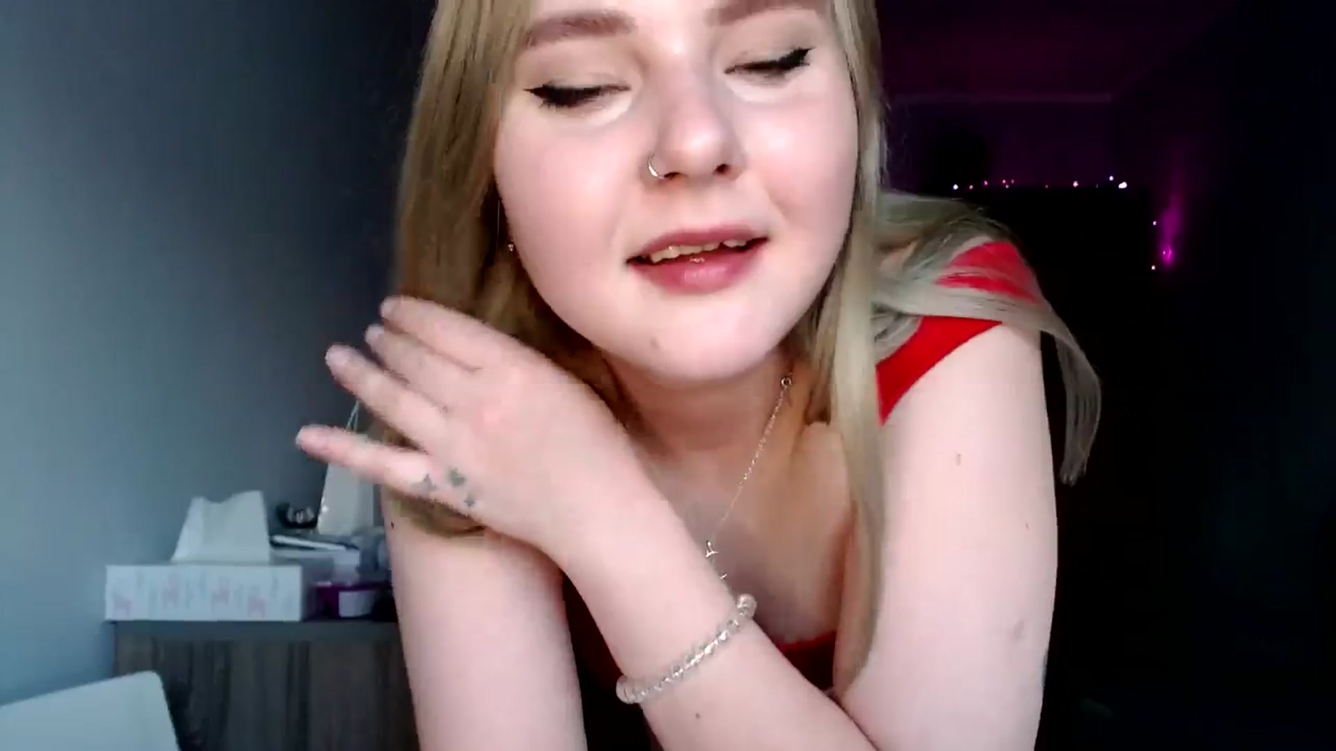 Gallery image thumbnail from Punk_Cake's myfreecams stream on, 05/17/2024, 18:41 image 6 of 20