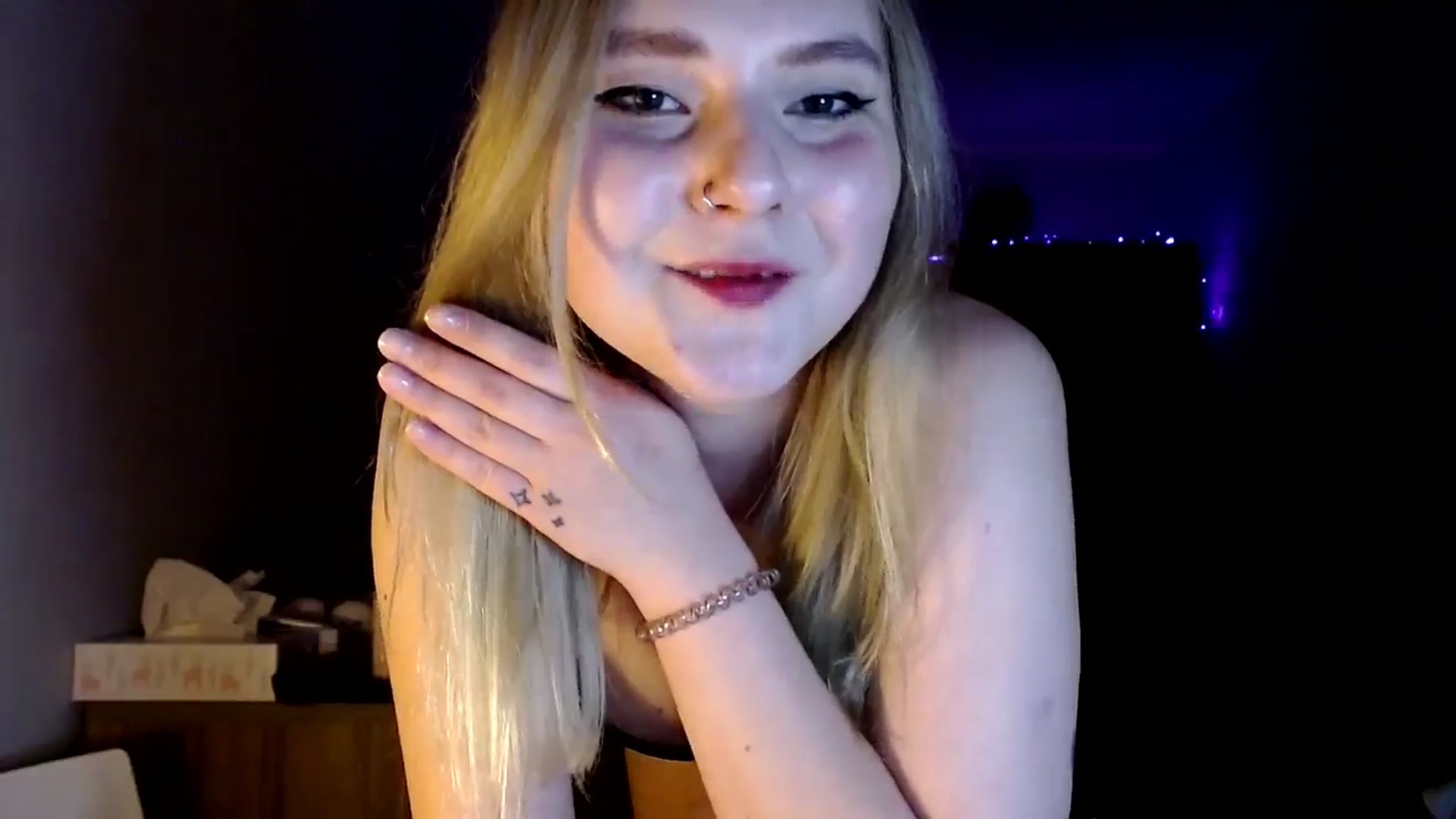 Gallery image thumbnail from Punk_Cake's myfreecams stream on, 05/19/2024, 21:12 image 9 of 20