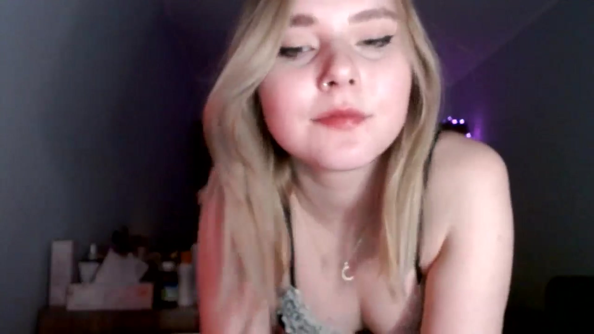 Gallery image thumbnail from Punk_Cake's myfreecams stream on, 06/08/2024, 20:35 image 18 of 20