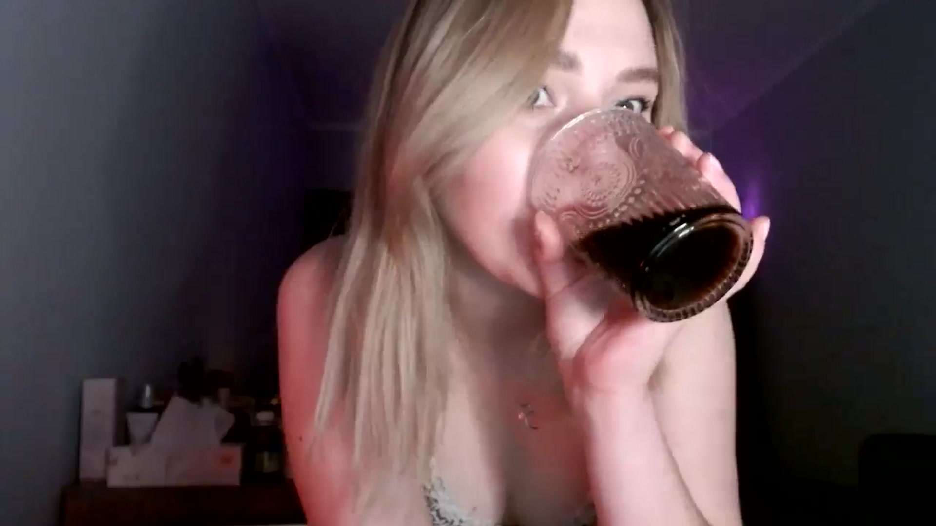 Gallery image thumbnail from Punk_Cake's myfreecams stream on, 06/08/2024, 20:35 image 6 of 20