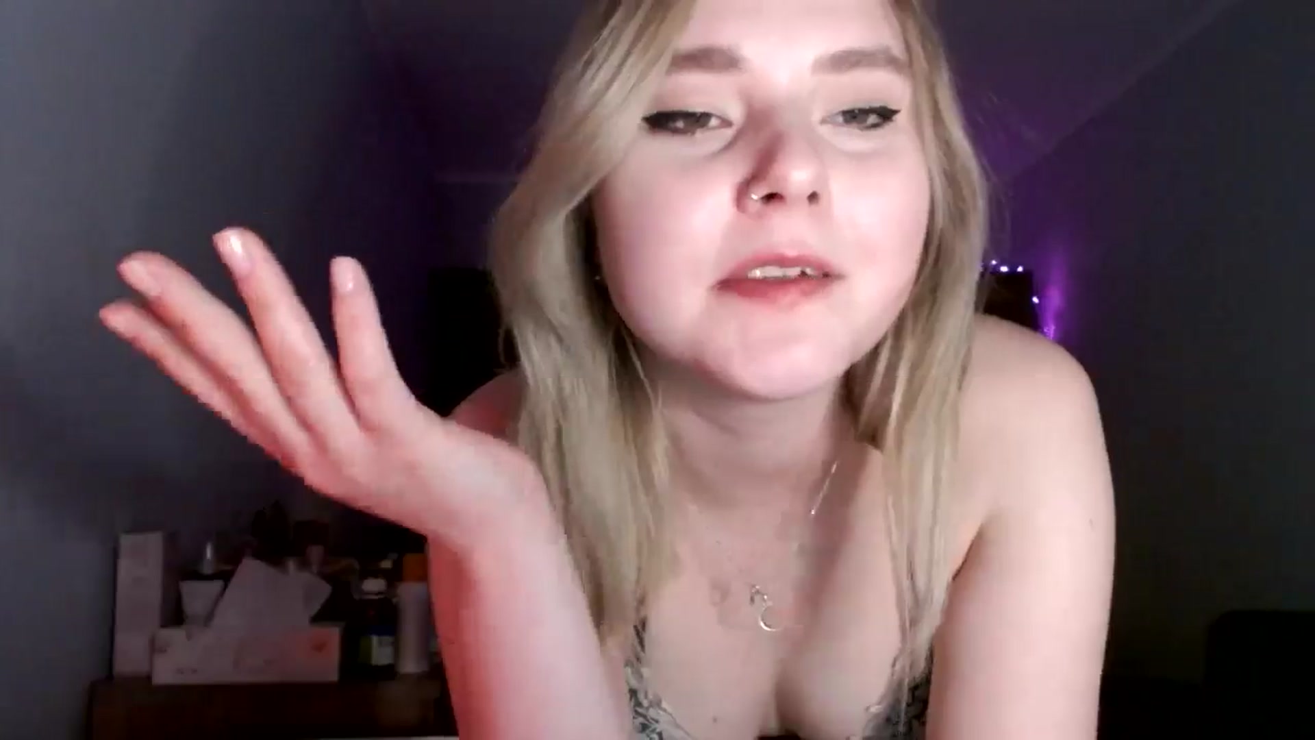 Gallery image thumbnail from Punk_Cake's myfreecams stream on, 06/08/2024, 20:35 image 15 of 20