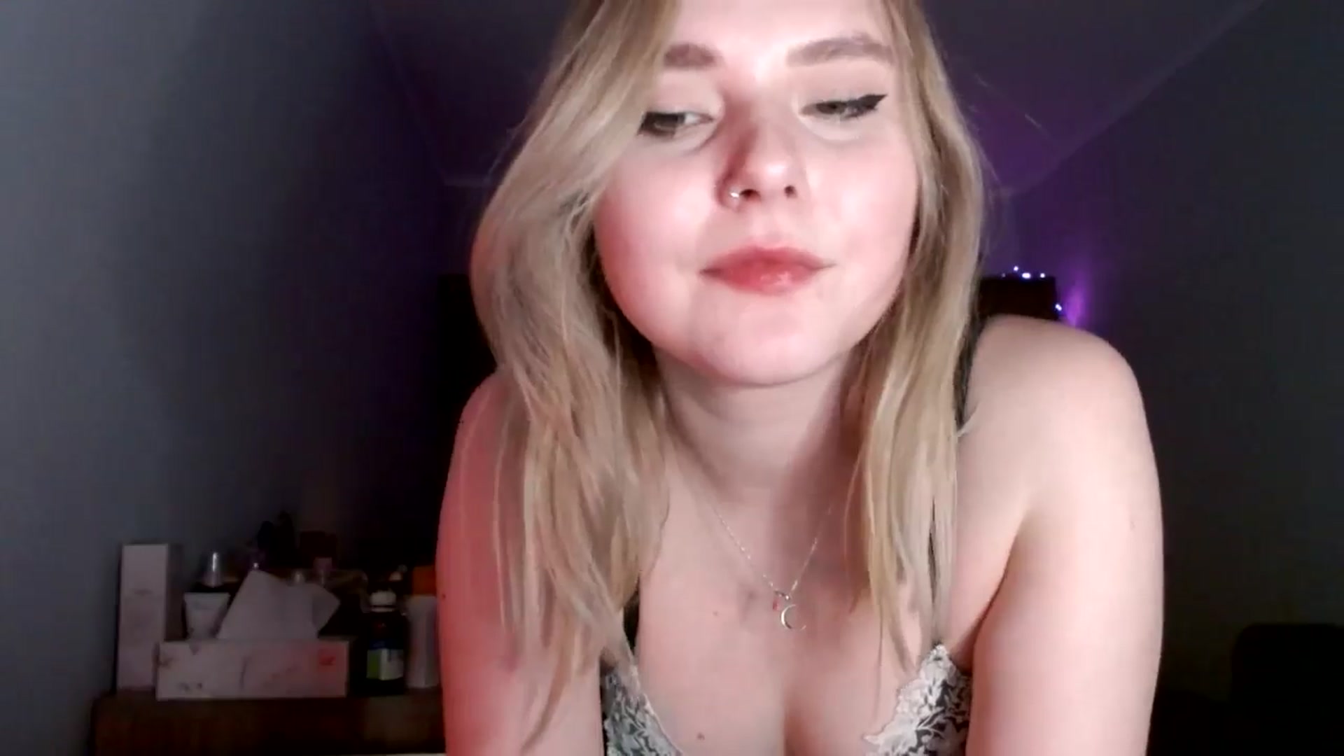 Gallery image thumbnail from Punk_Cake's myfreecams stream on, 06/08/2024, 20:35 image 16 of 20