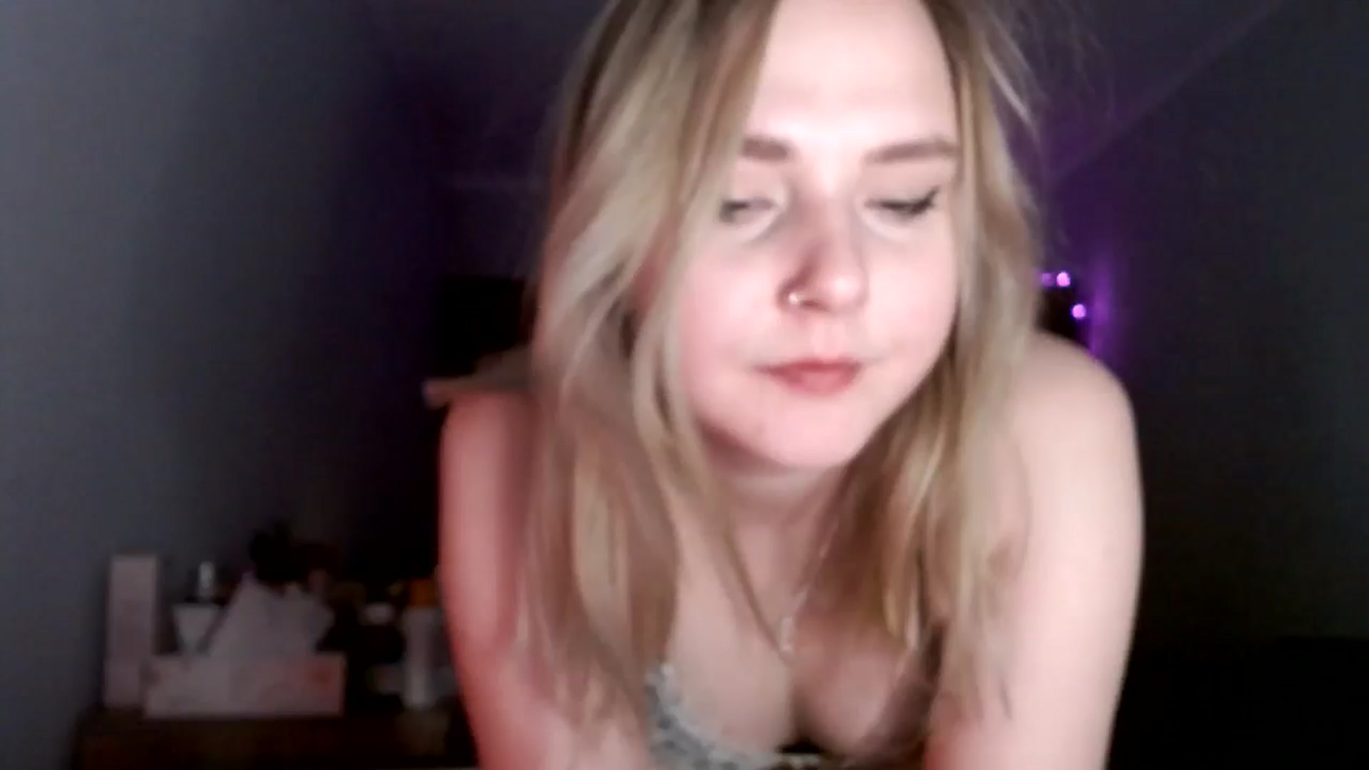Gallery image thumbnail from Punk_Cake's myfreecams stream on, 06/08/2024, 21:38 image 9 of 20