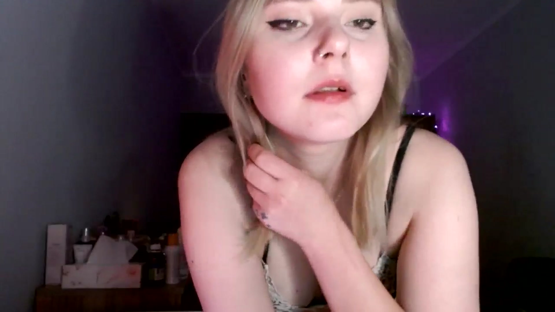 Gallery image thumbnail from Punk_Cake's myfreecams stream on, 06/08/2024, 22:09 image 2 of 20