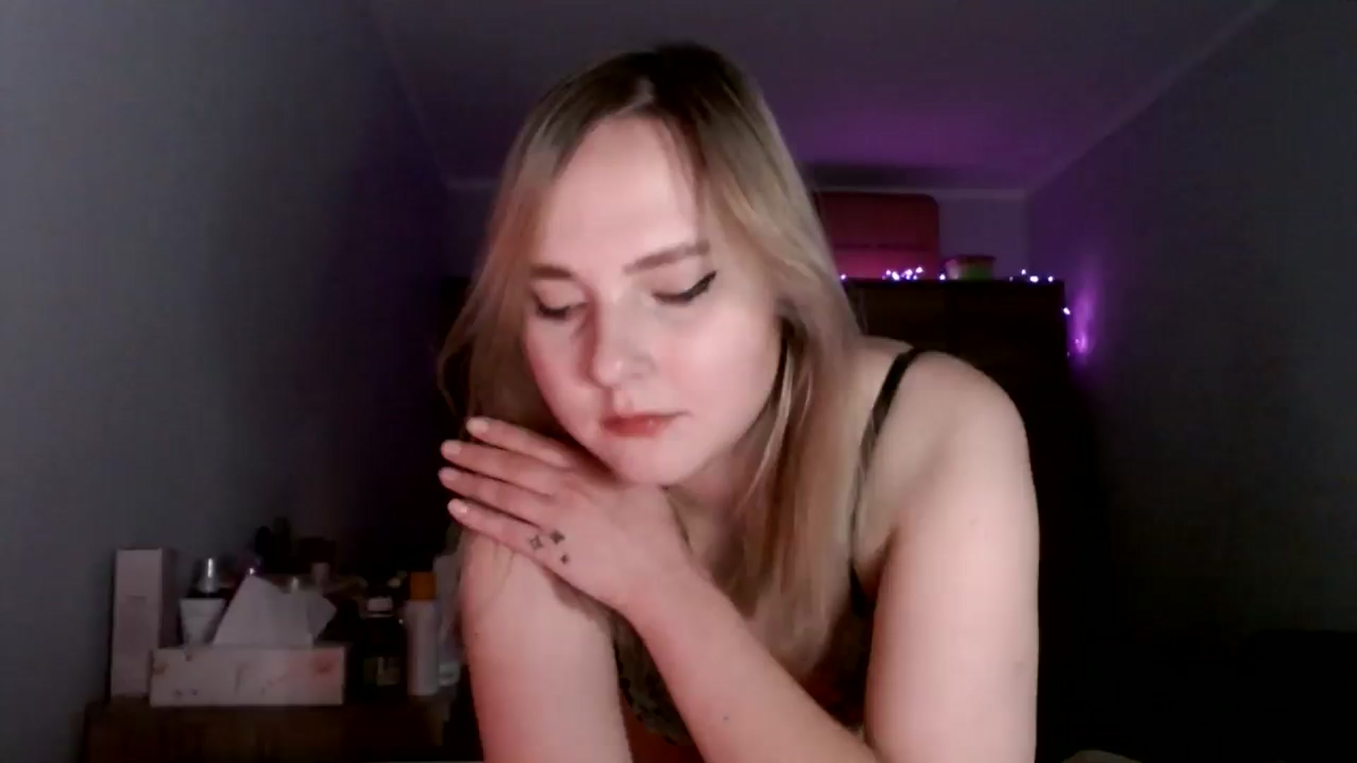 Gallery image thumbnail from Punk_Cake's myfreecams stream on, 06/08/2024, 22:09 image 1 of 20