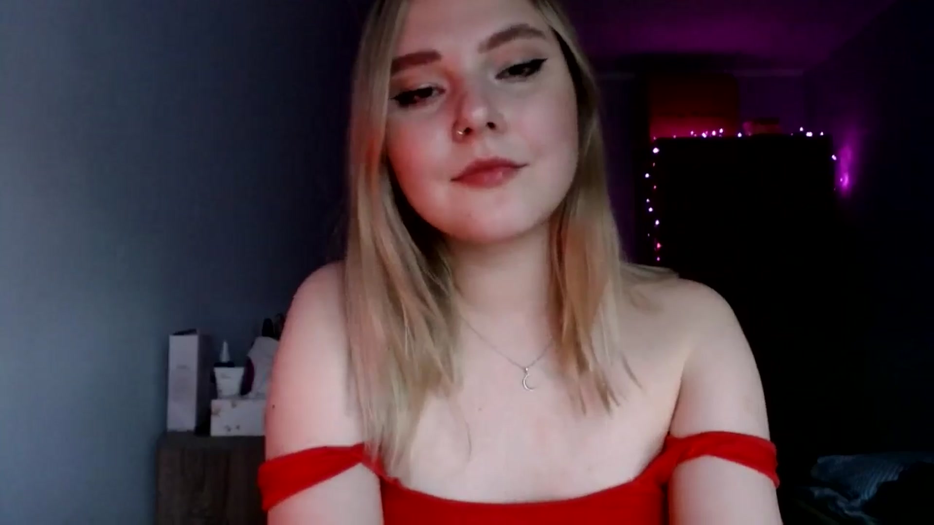 Gallery image thumbnail from Punk_Cake's myfreecams stream on, 06/22/2024, 17:45 image 3 of 20