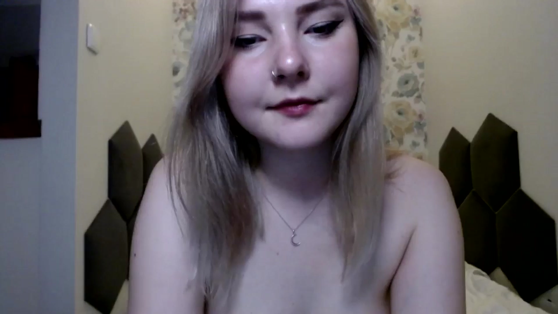 Gallery image thumbnail from Punk_Cake's myfreecams stream on, 07/07/2024, 22:35 image 17 of 20