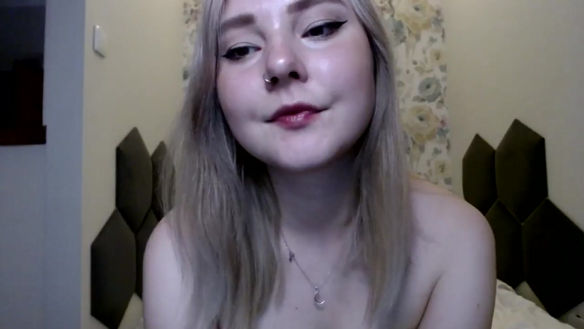 Gallery image thumbnail from Punk_Cake's myfreecams stream on, 07/07/2024, 22:35 image 10 of 20