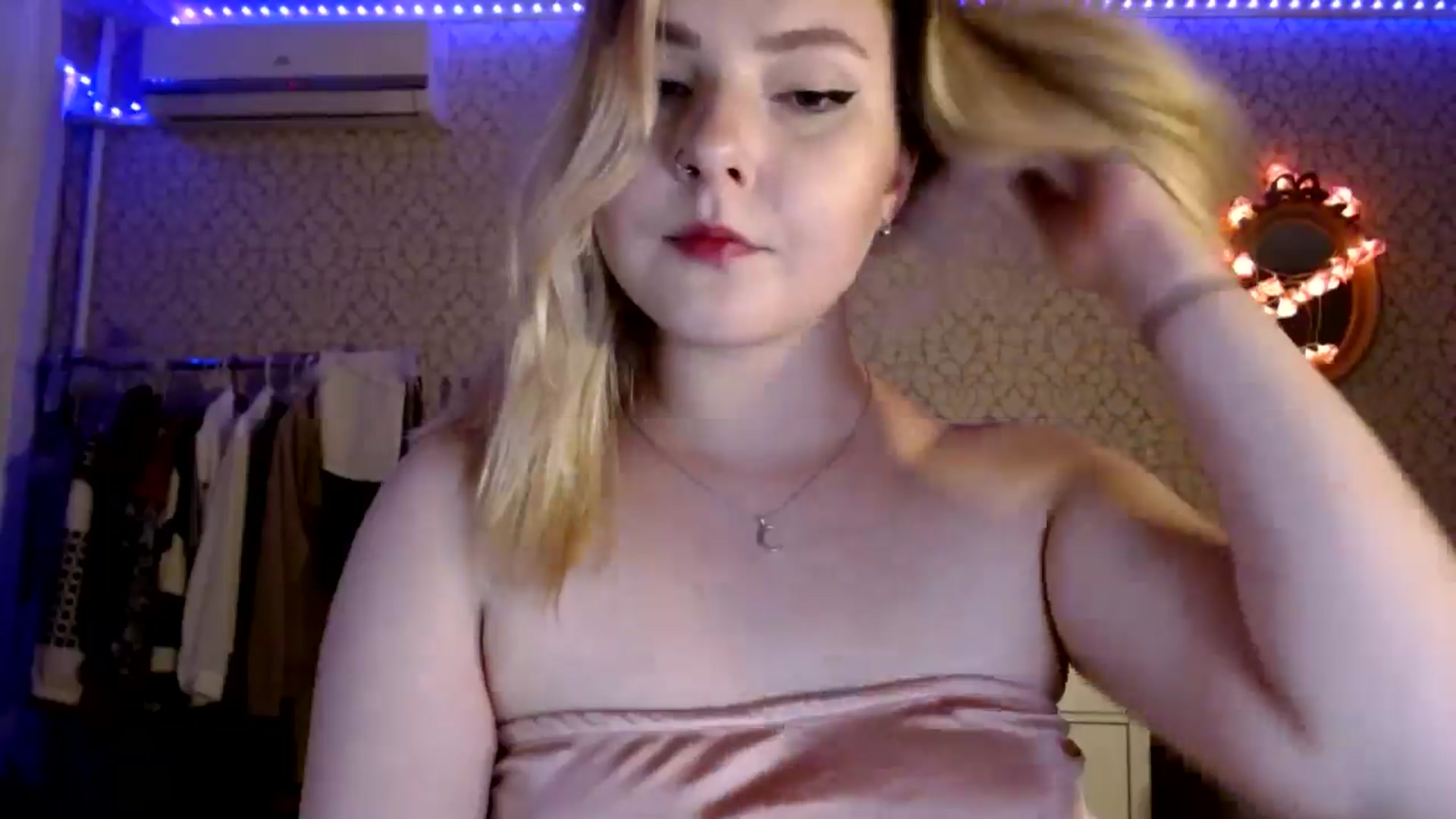 Gallery image thumbnail from Punk_Cake's myfreecams stream on, 08/16/2024, 21:06 image 17 of 20