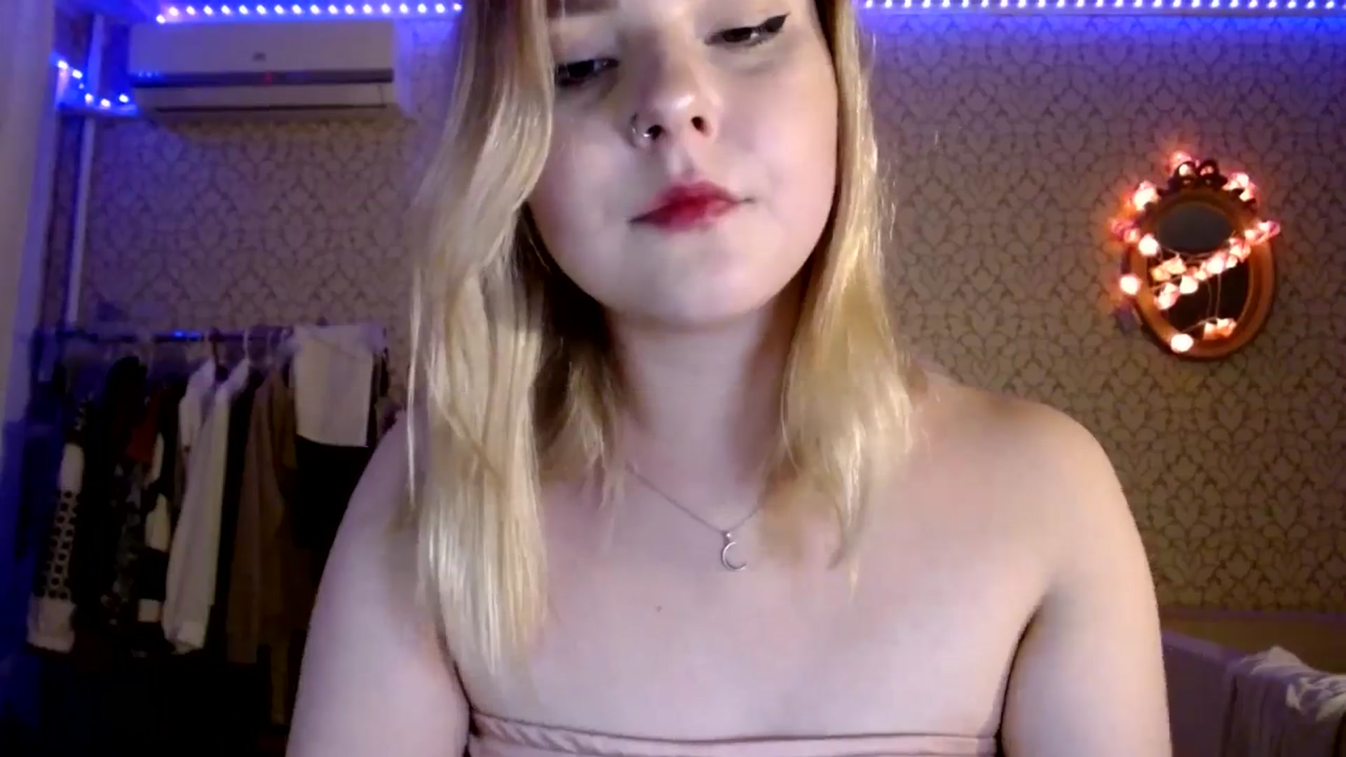 Gallery image thumbnail from Punk_Cake's myfreecams stream on, 08/16/2024, 21:06 image 18 of 20