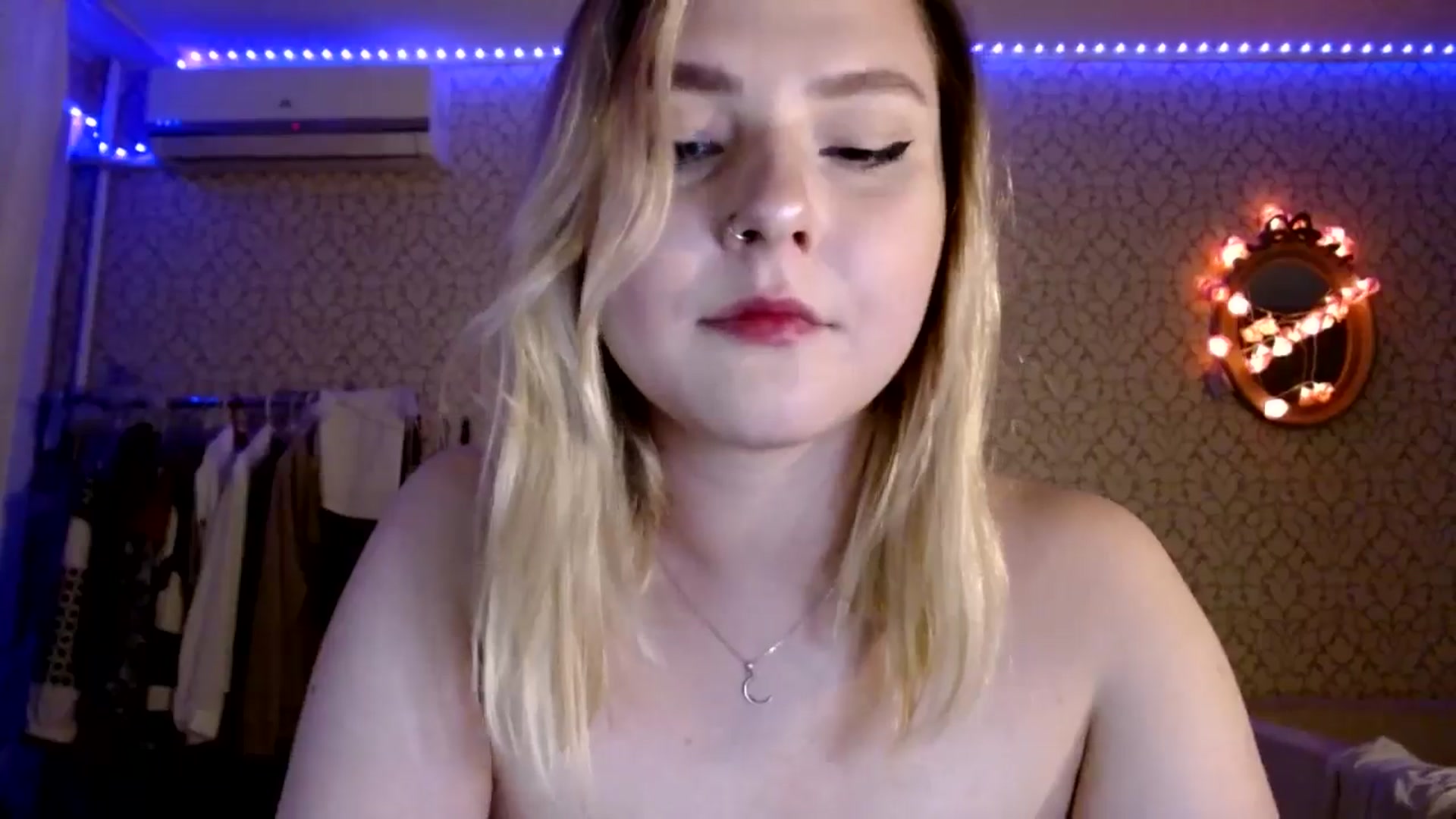 Gallery image thumbnail from Punk_Cake's myfreecams stream on, 08/16/2024, 21:06 image 7 of 20