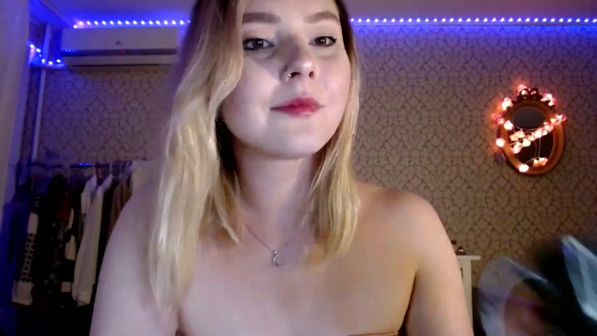 Gallery image thumbnail from Punk_Cake's myfreecams stream on, 08/16/2024, 21:06 image 8 of 20