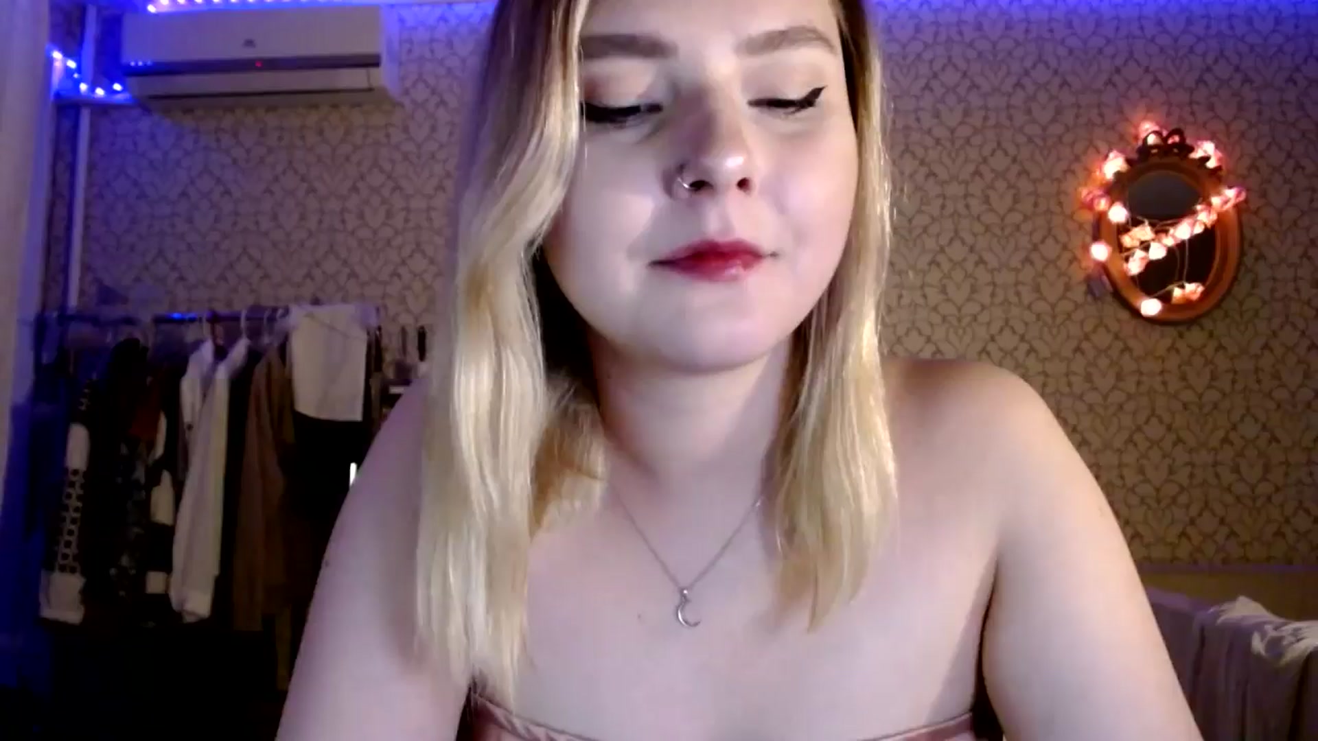 Gallery image thumbnail from Punk_Cake's myfreecams stream on, 08/16/2024, 22:05 image 1 of 20