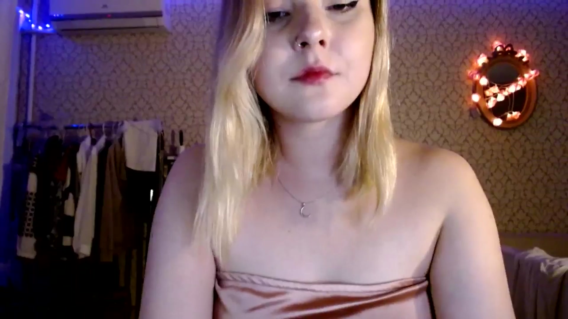 Gallery image thumbnail from Punk_Cake's myfreecams stream on, 08/16/2024, 22:05 image 3 of 20