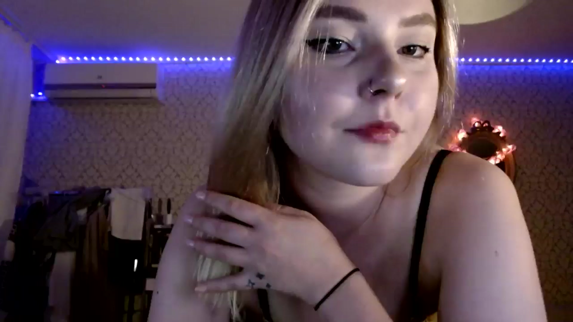 Gallery image thumbnail from Punk_Cake's myfreecams stream on, 08/17/2024, 21:50 image 1 of 20