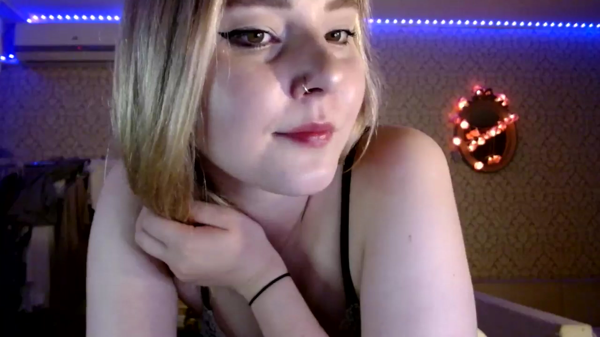 Gallery image thumbnail from Punk_Cake's myfreecams stream on, 08/17/2024, 21:50 image 13 of 20