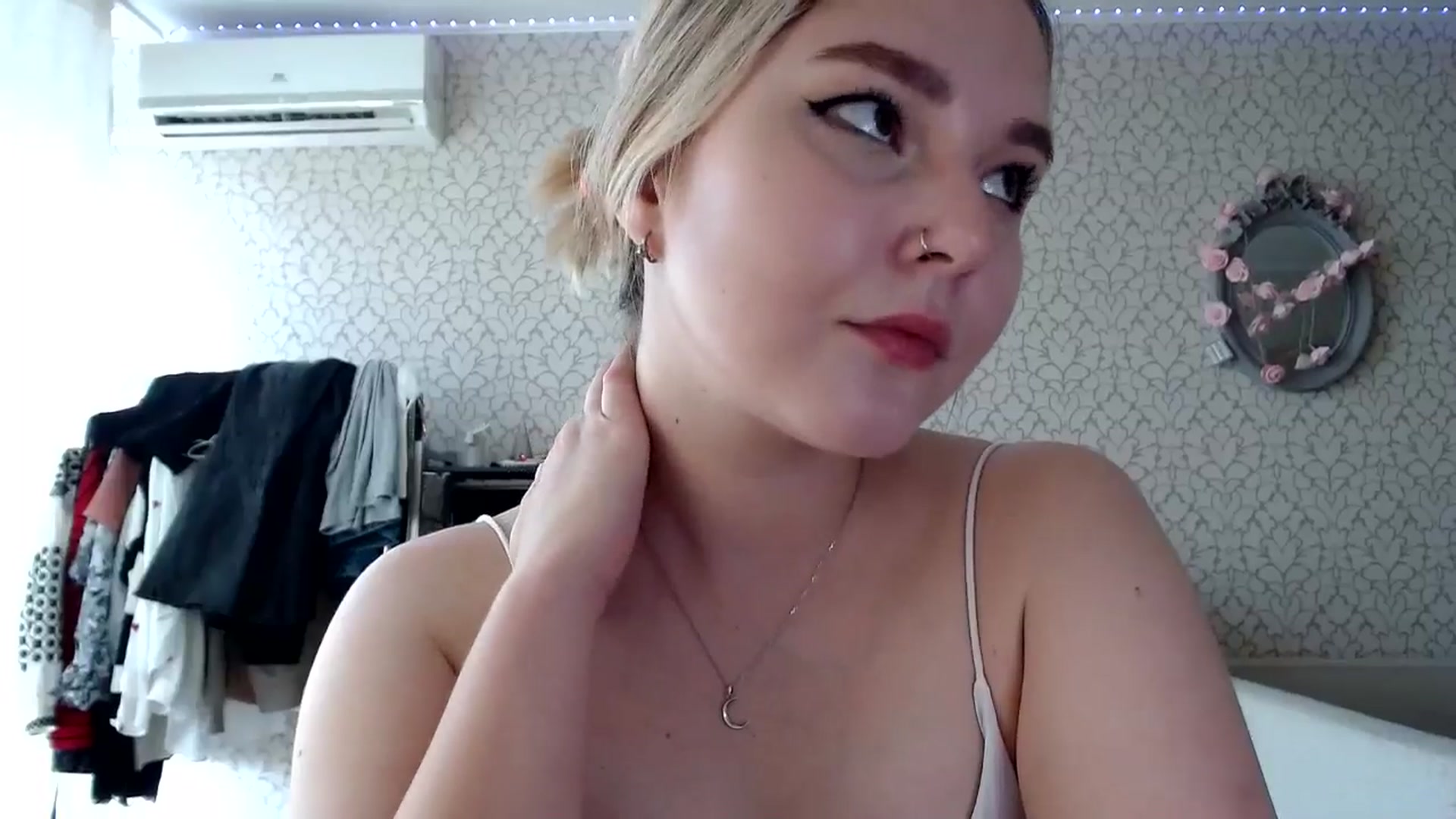 Gallery image thumbnail from Punk_Cake's myfreecams stream on, 08/30/2024, 16:08 image 2 of 20