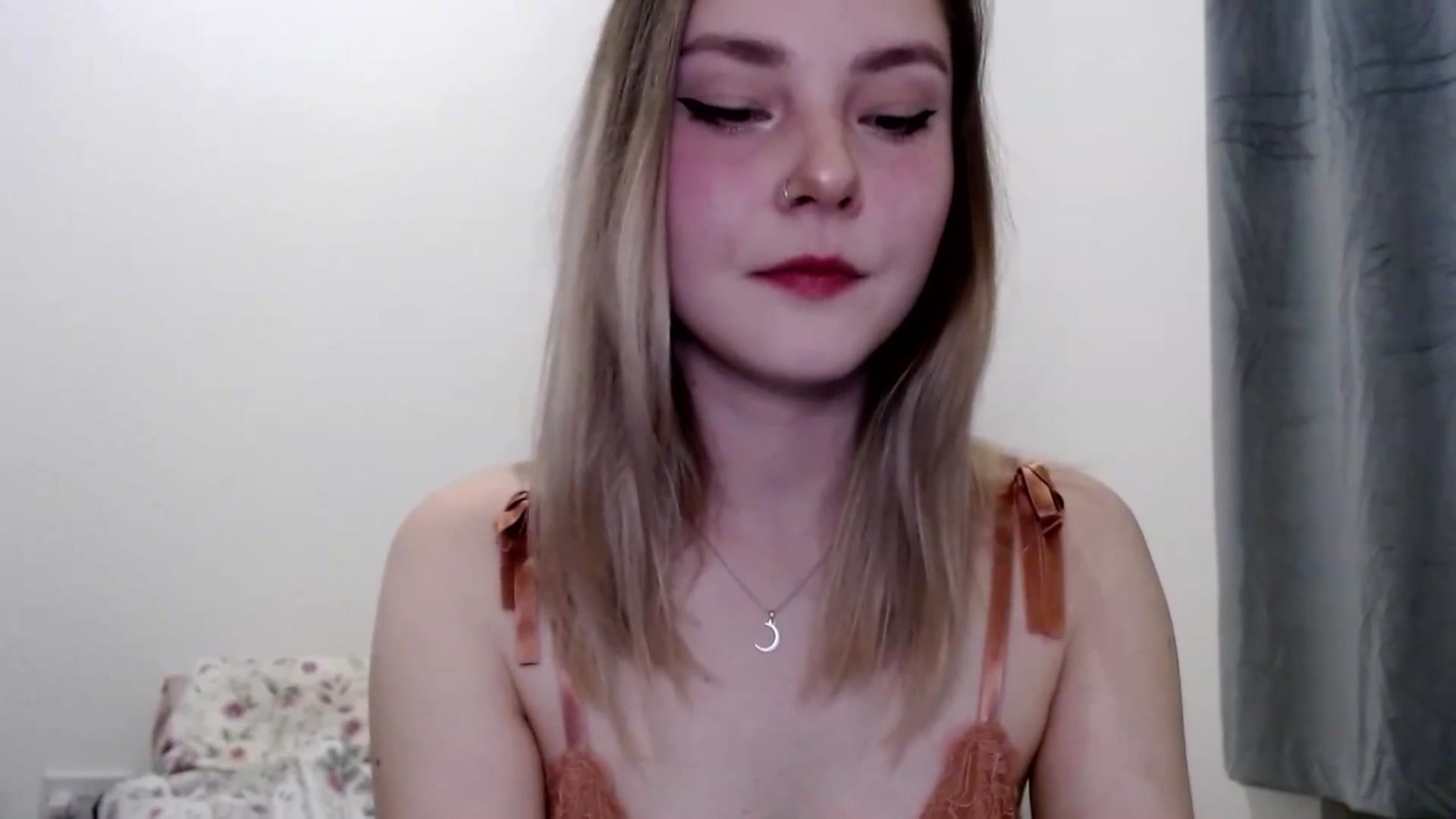 Gallery image thumbnail from Punk_Cake's myfreecams stream on, 04/14/2025, 24:34 image 3 of 20