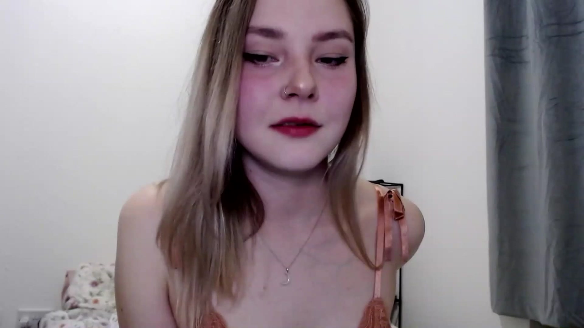 Gallery image thumbnail from Punk_Cake's myfreecams stream on, 04/14/2025, 24:34 image 7 of 20