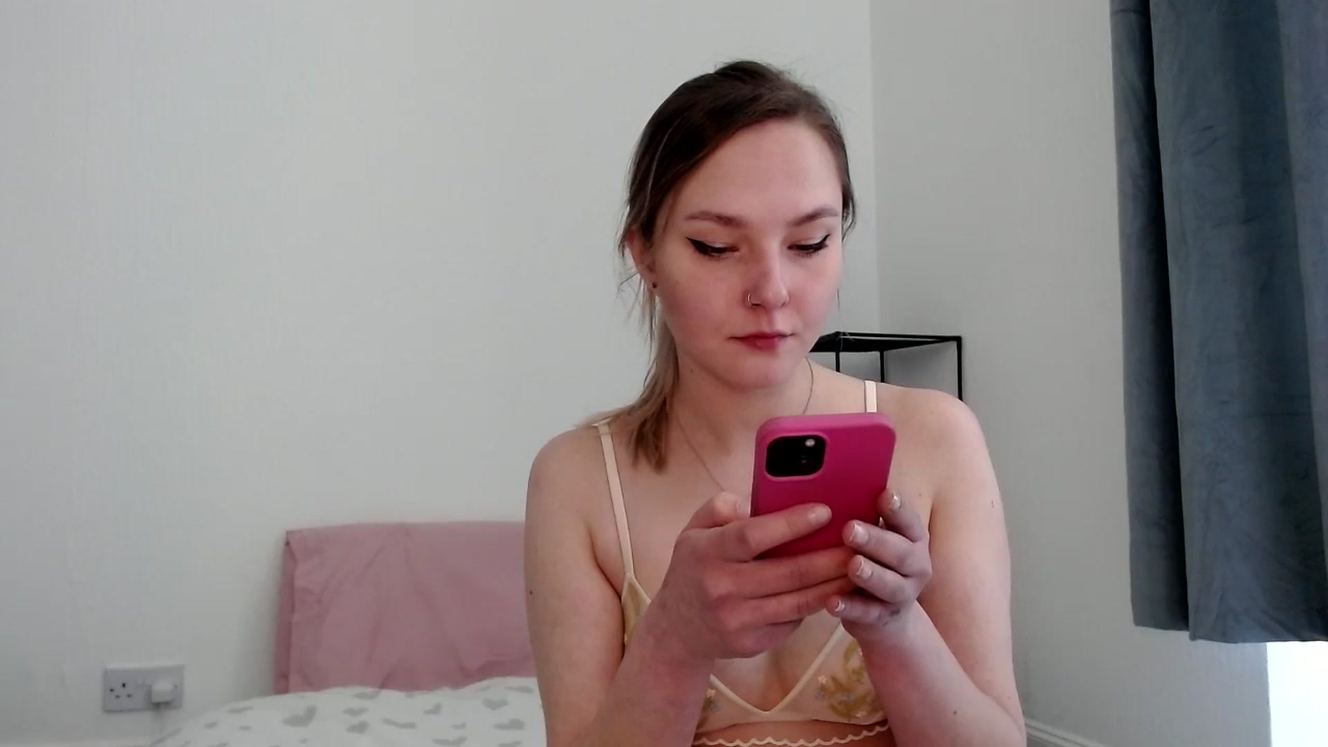 Gallery image thumbnail from Punk_Cake's myfreecams stream on, 04/20/2025, 11:21 image 19 of 20