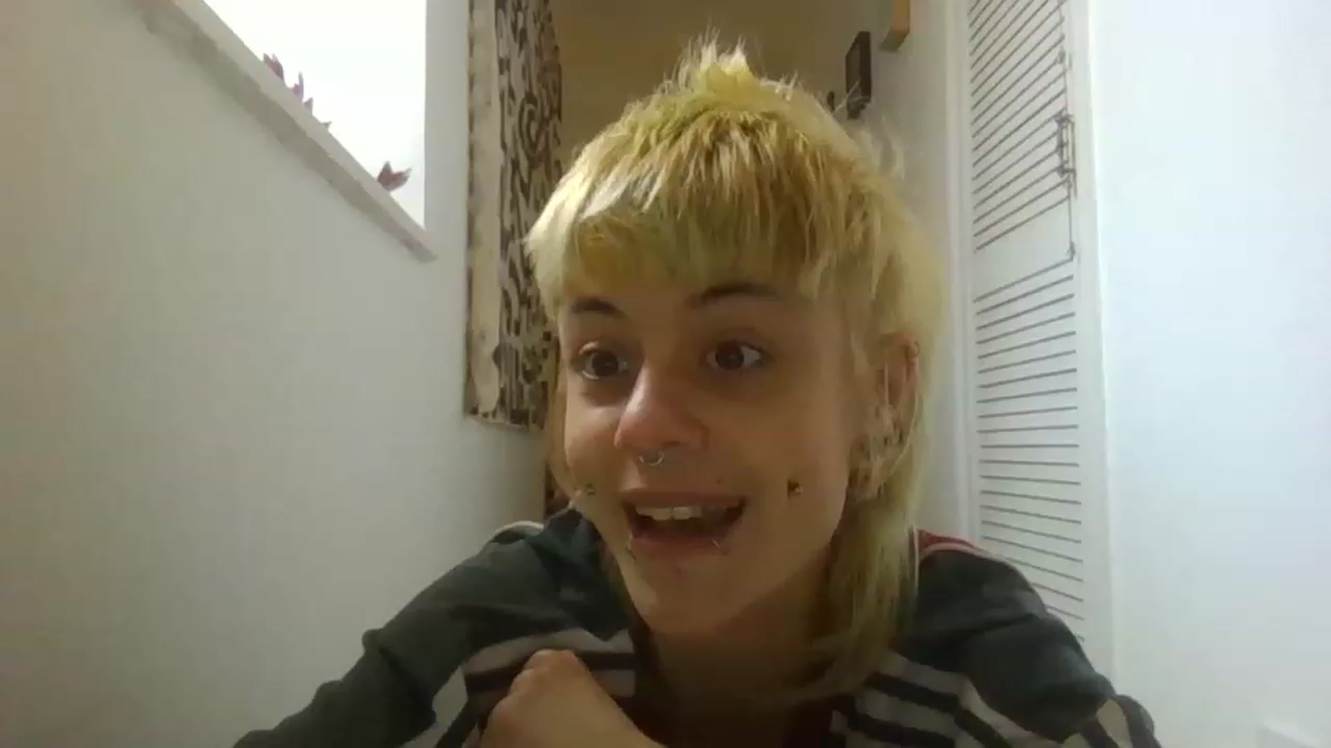Gallery image thumbnail from Punky_heidi's myfreecams stream on, 11/18/2022, 12:36 image 5 of 20