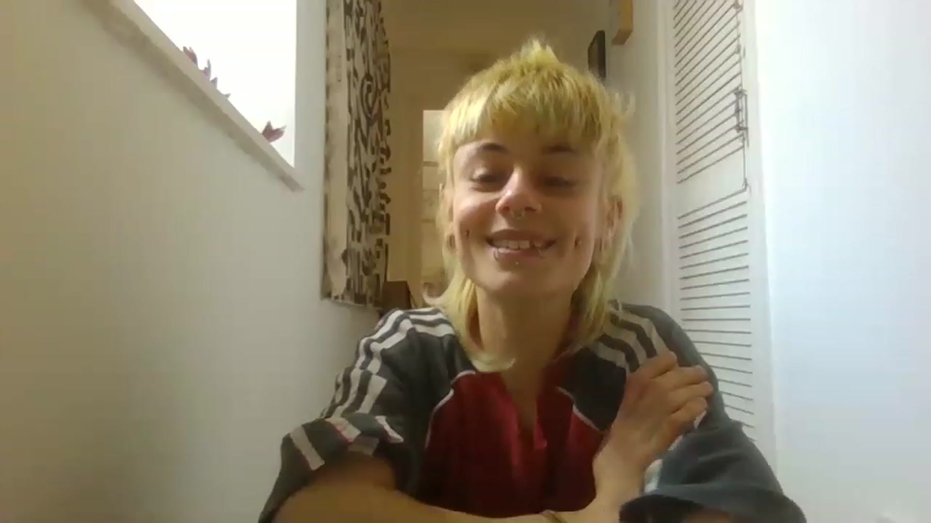 Gallery image thumbnail from Punky_heidi's myfreecams stream on, 11/18/2022, 12:36 image 4 of 20