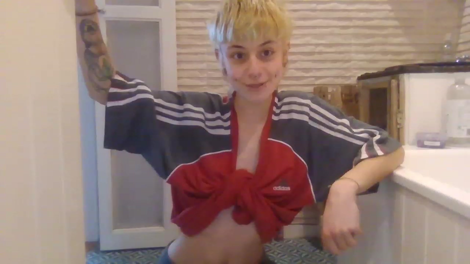 Gallery image thumbnail from Punky_heidi's myfreecams stream on, 11/18/2022, 12:36 image 16 of 20