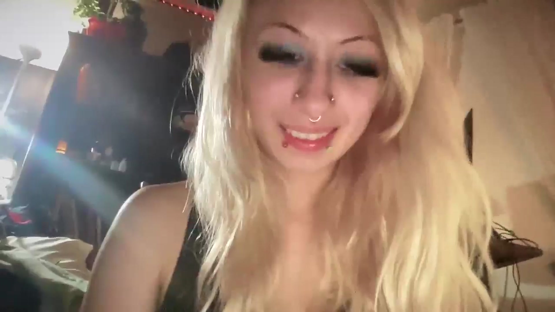 Gallery image thumbnail from Puppy_Pinky's myfreecams stream on, 12/06/2024, 10:36 image 10 of 20