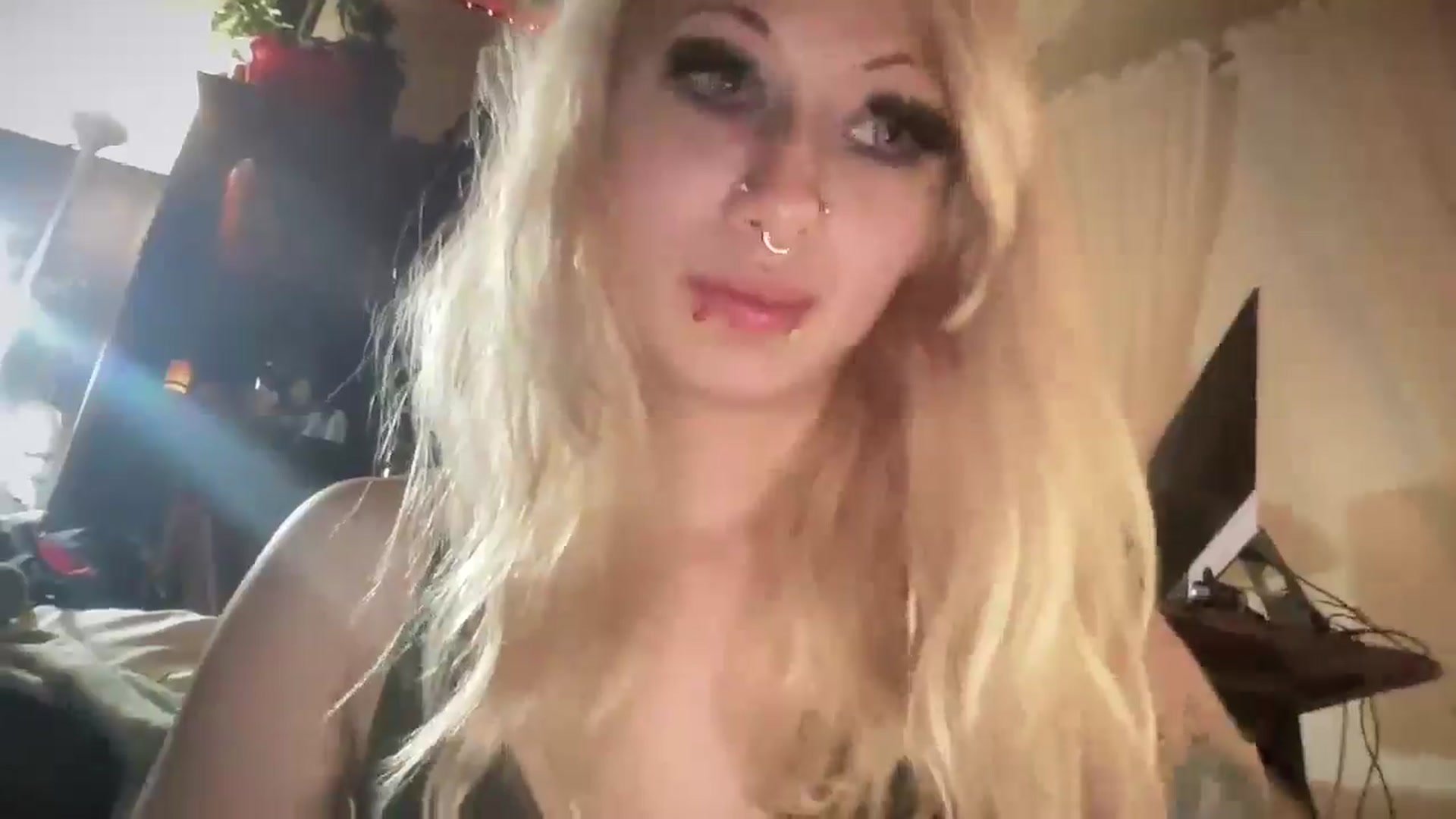 Gallery image thumbnail from Puppy_Pinky's myfreecams stream on, 12/06/2024, 10:36 image 9 of 20