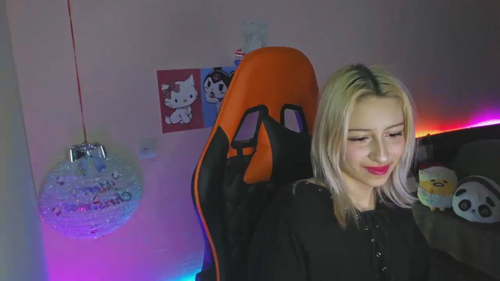 Gallery image thumbnail from PureBlush_xo's myfreecams stream on, 01/01/2026, 02:06 image 18 of 20